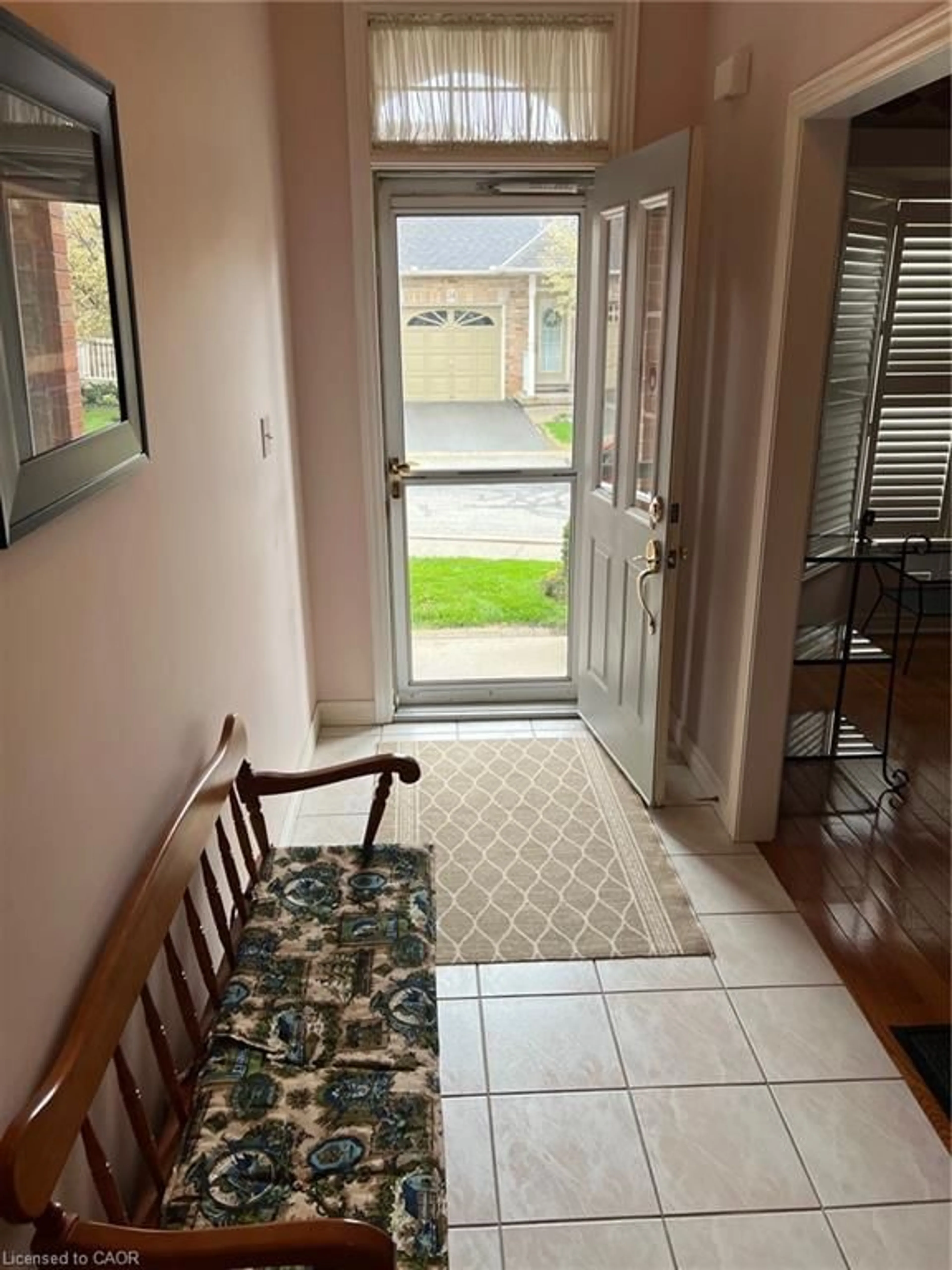 Indoor entryway for 47 Main St #34, Waterdown Ontario L0R 2H0