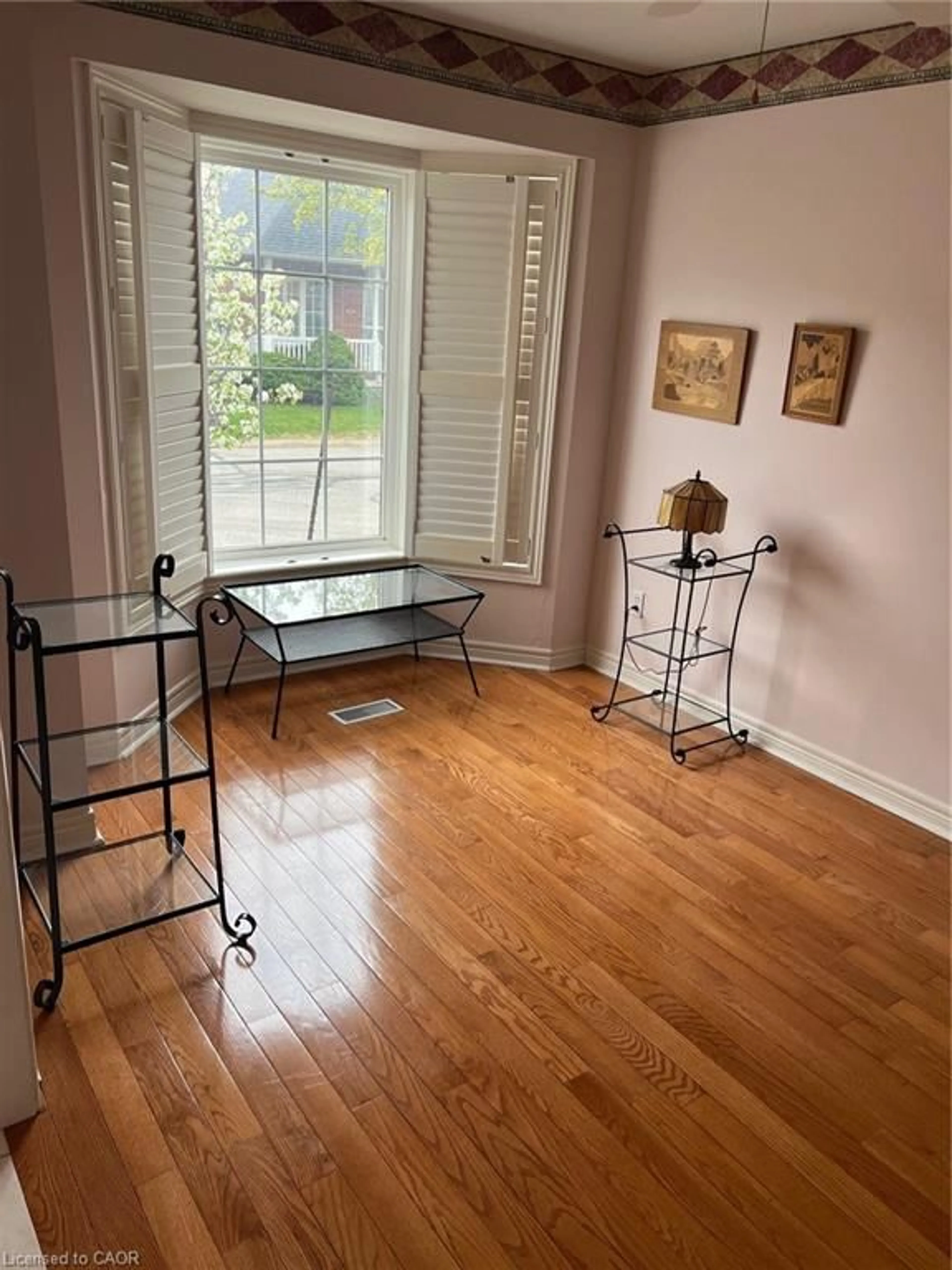 A pic of a room for 47 Main St #34, Waterdown Ontario L0R 2H0
