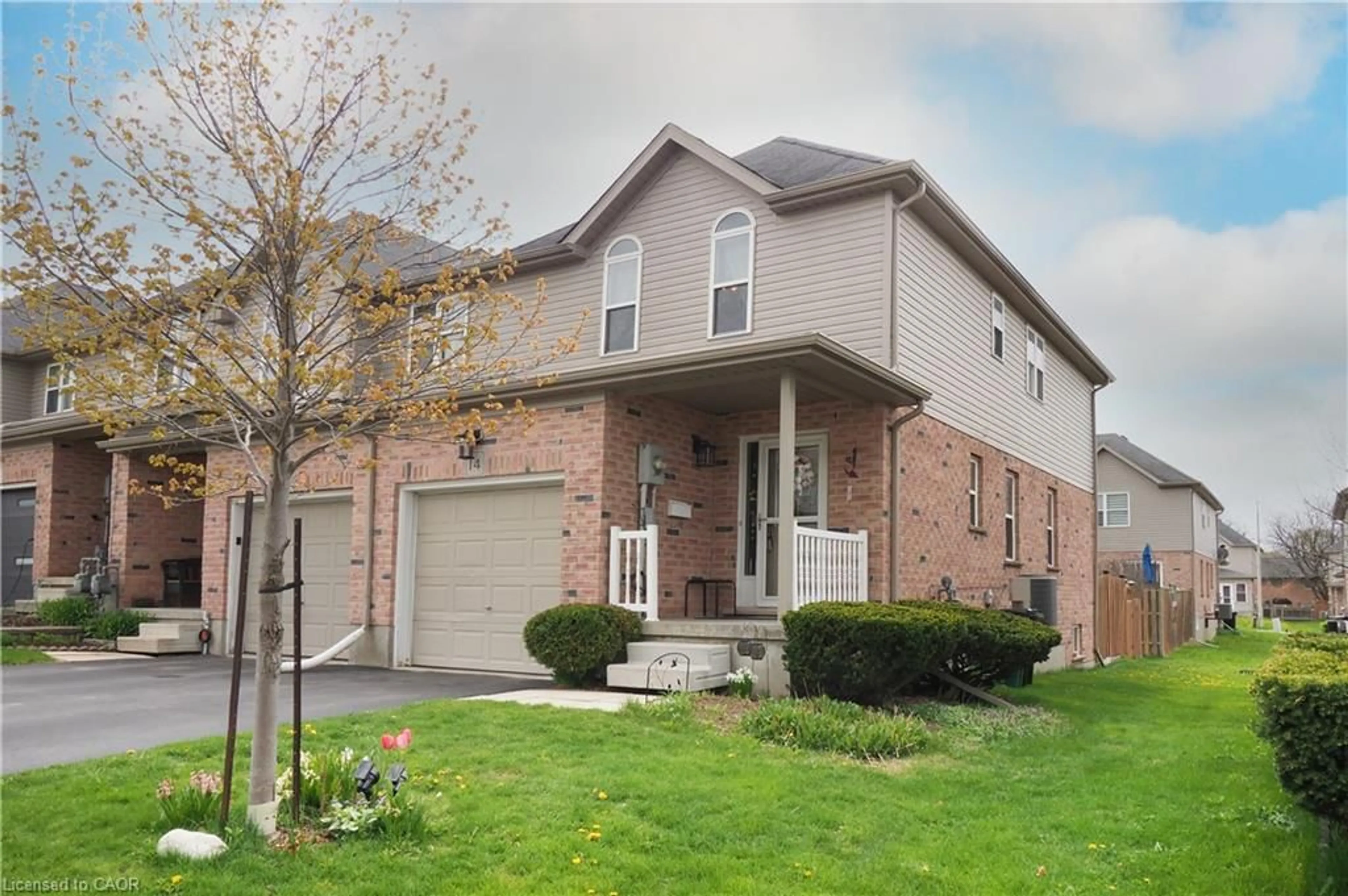 Home with brick exterior material, street for 14 Brookfield Cres, Kitchener Ontario N2E 0A7