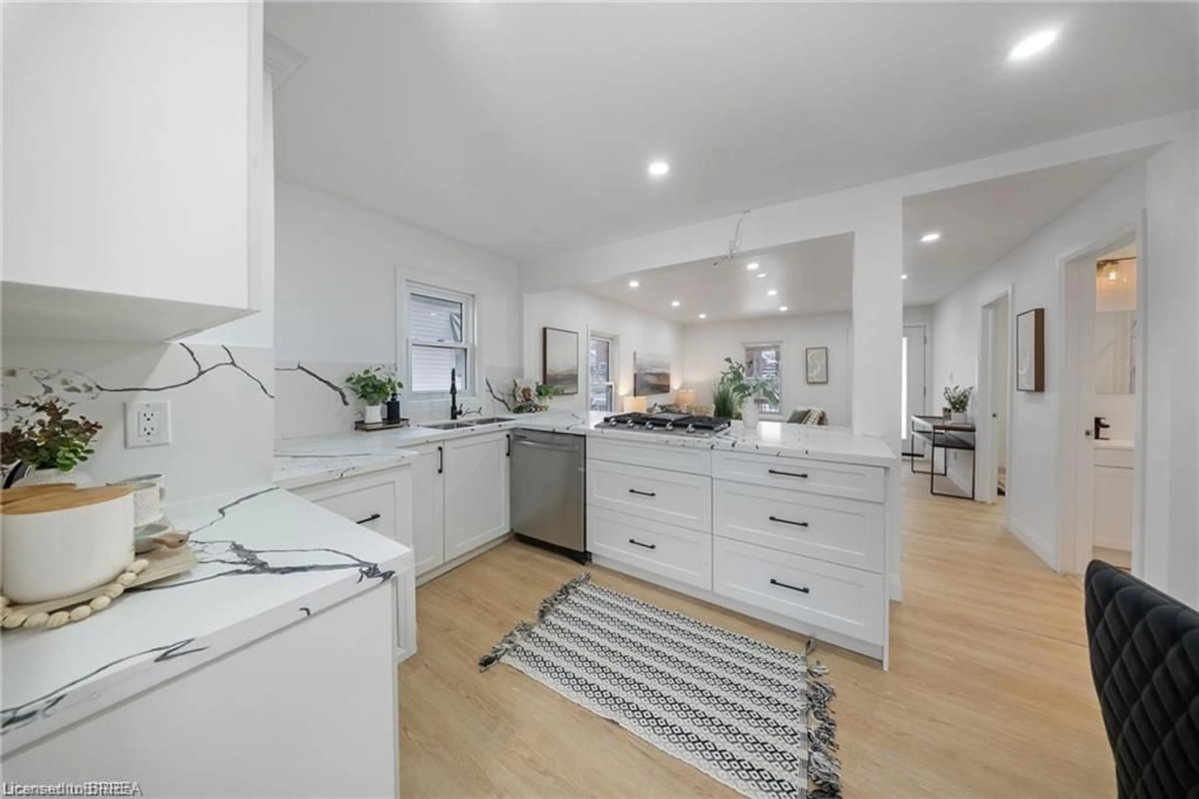 Open concept kitchen, ceramic/tile floor for 111 Victoria St, Brantford Ontario N3S 3K7
