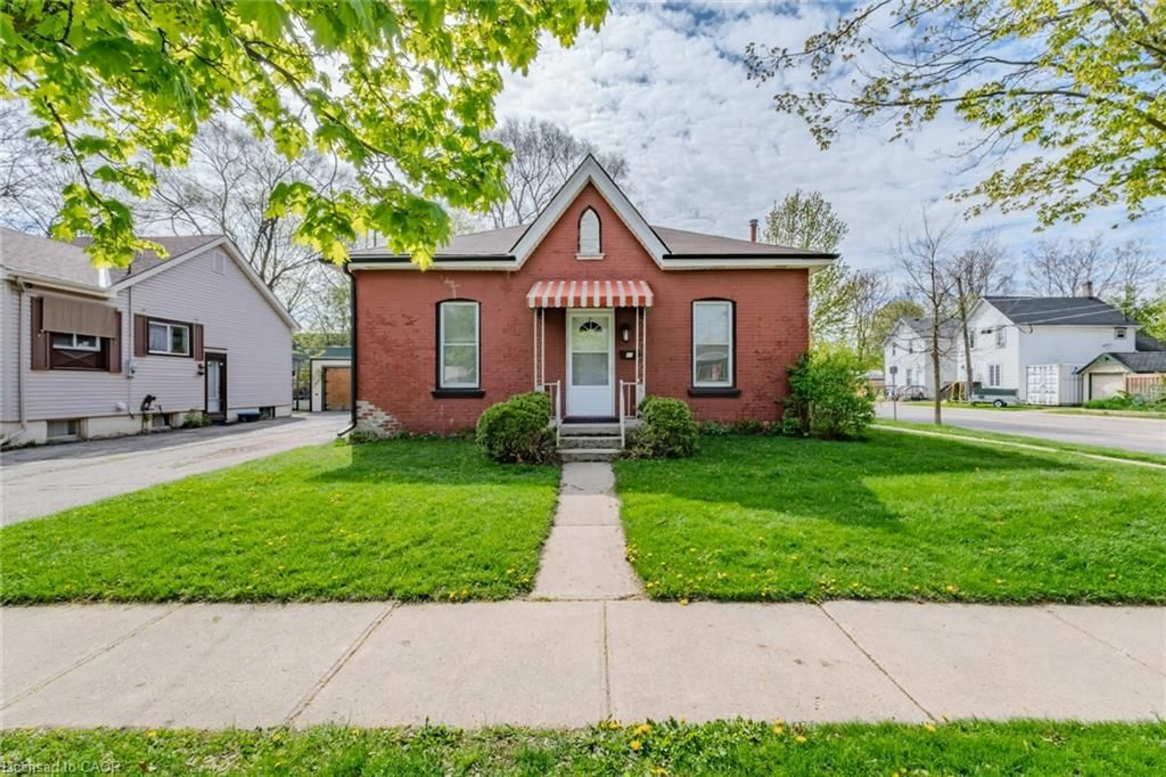 Home with brick exterior material, street for 68 Sherwood Dr, Brantford Ontario N3T 1N5