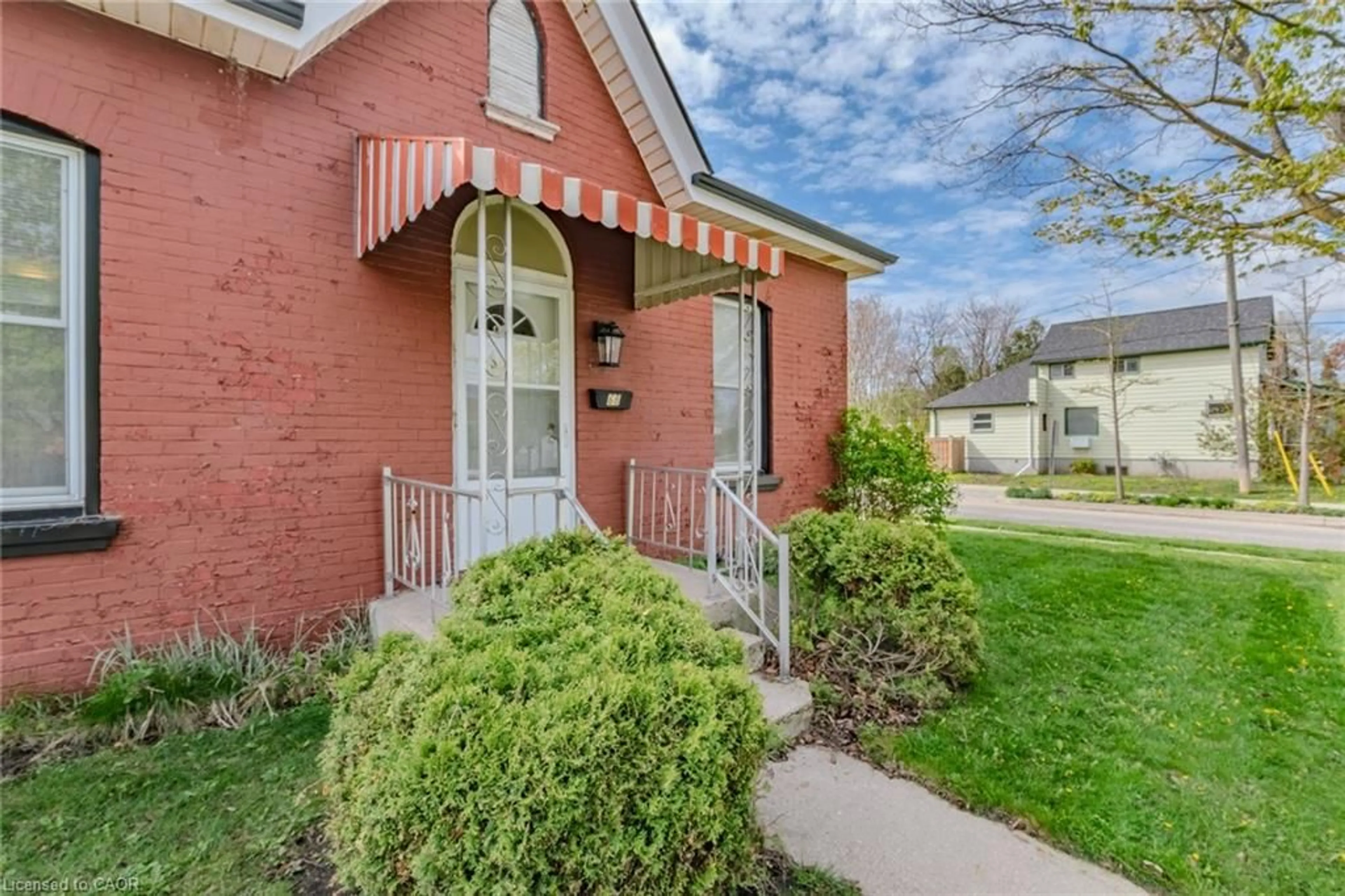 Home with brick exterior material, street for 68 Sherwood Dr, Brantford Ontario N3T 1N5