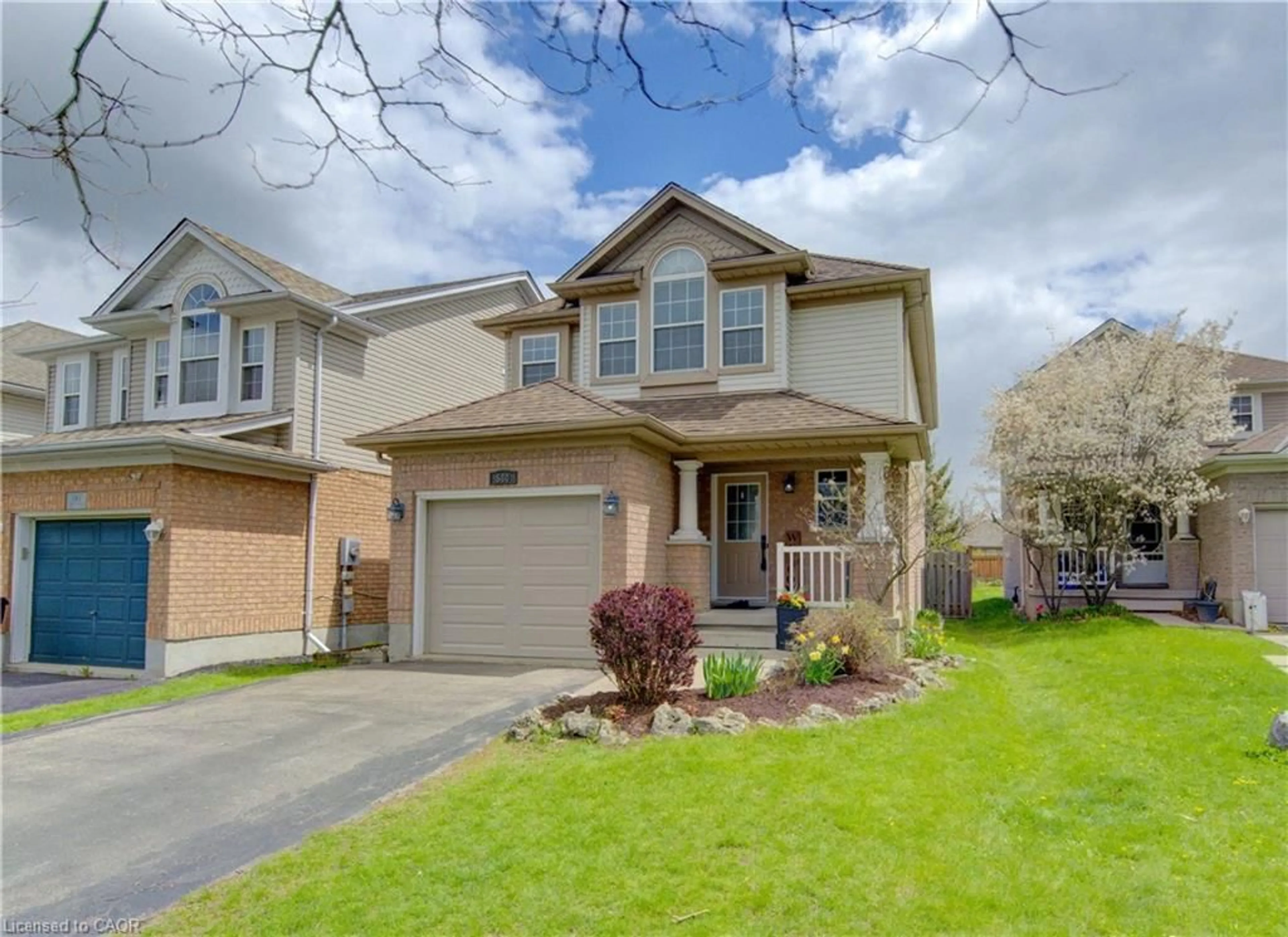 Home with vinyl exterior material, street for 580 Canso Pl, Waterloo Ontario N2K 3Z9