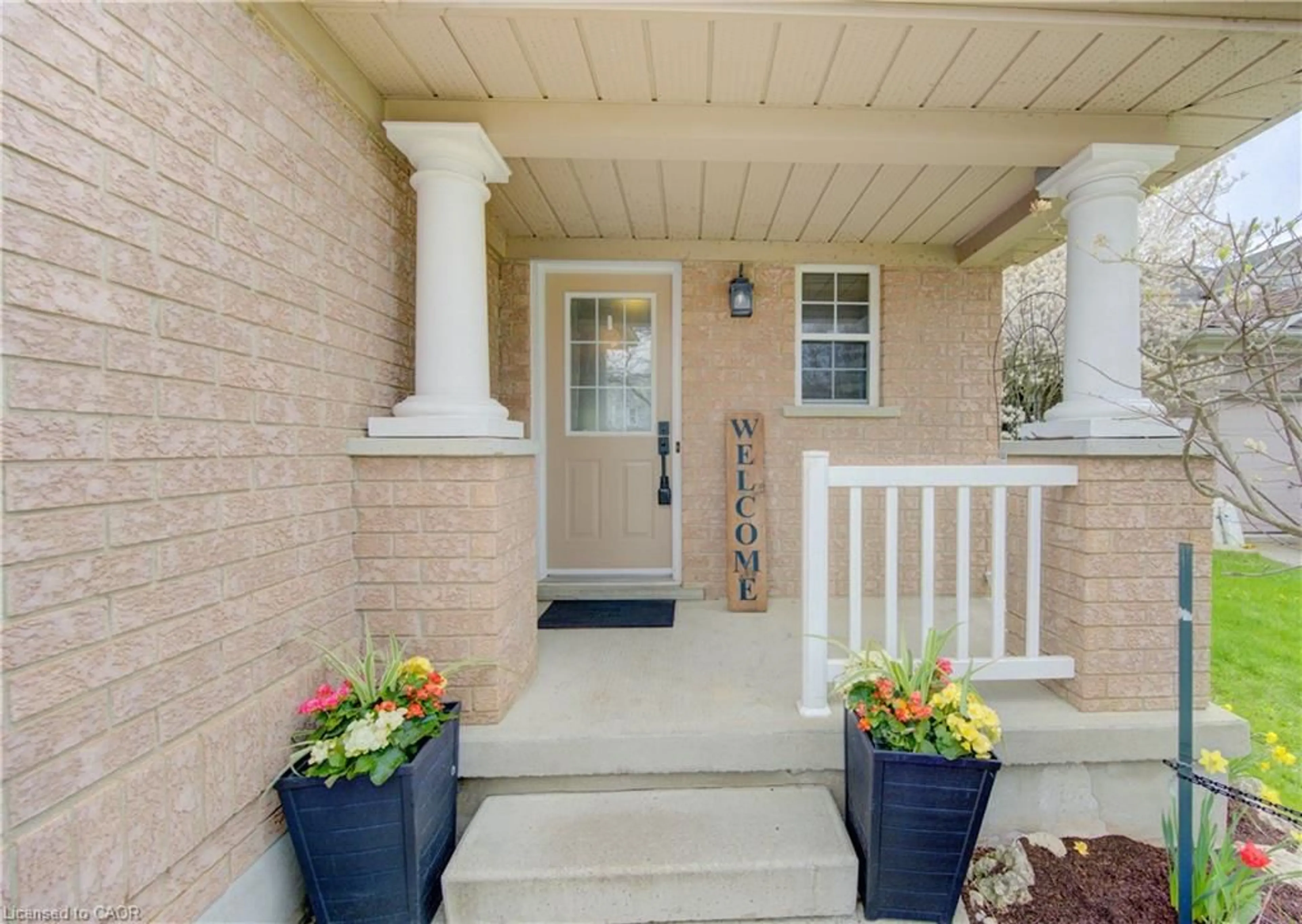 Indoor entryway for 580 Canso Pl, Waterloo Ontario N2K 3Z9