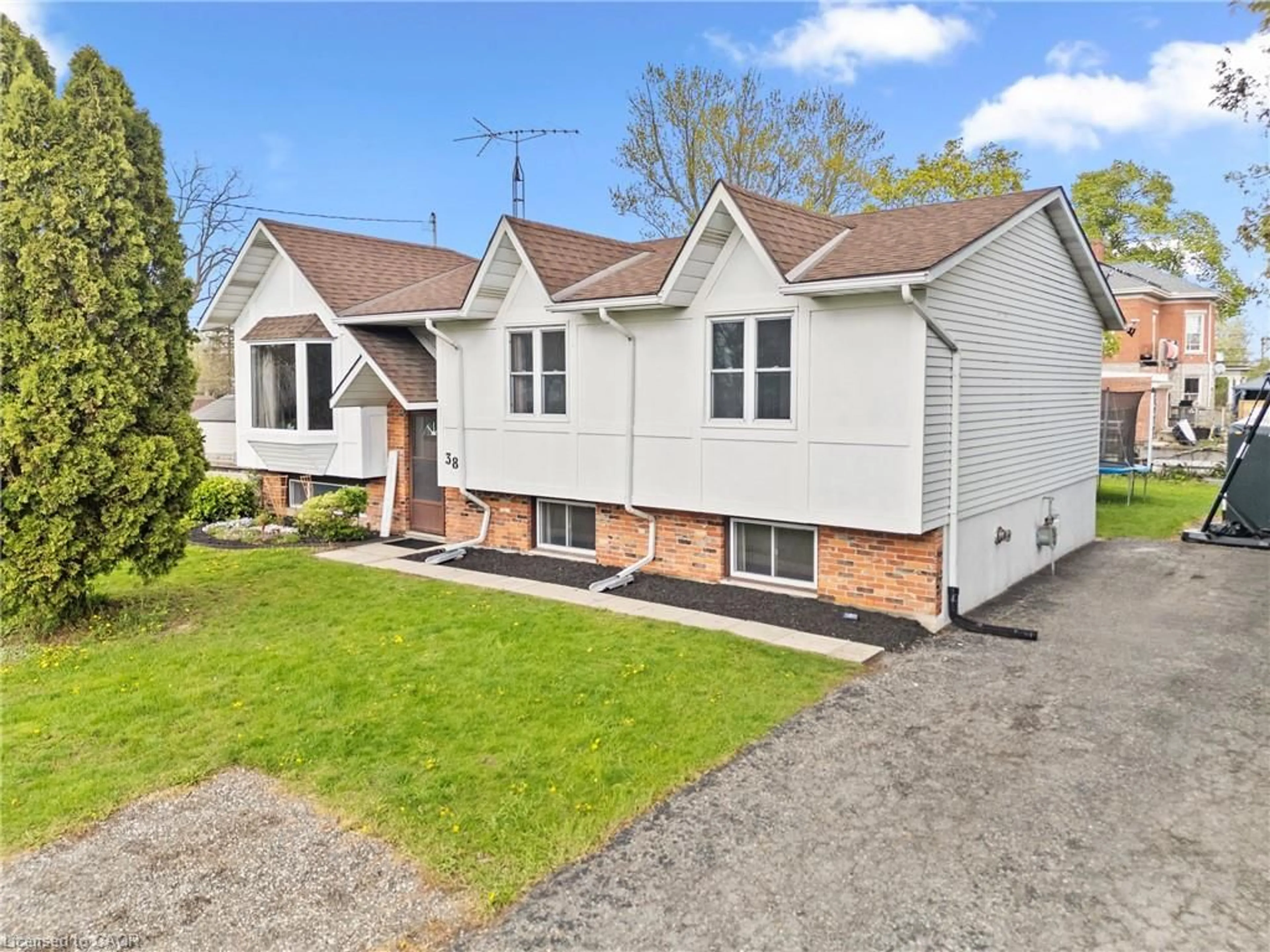 Unknown for 38 Jane St, Hagersville Ontario N0A 1H0