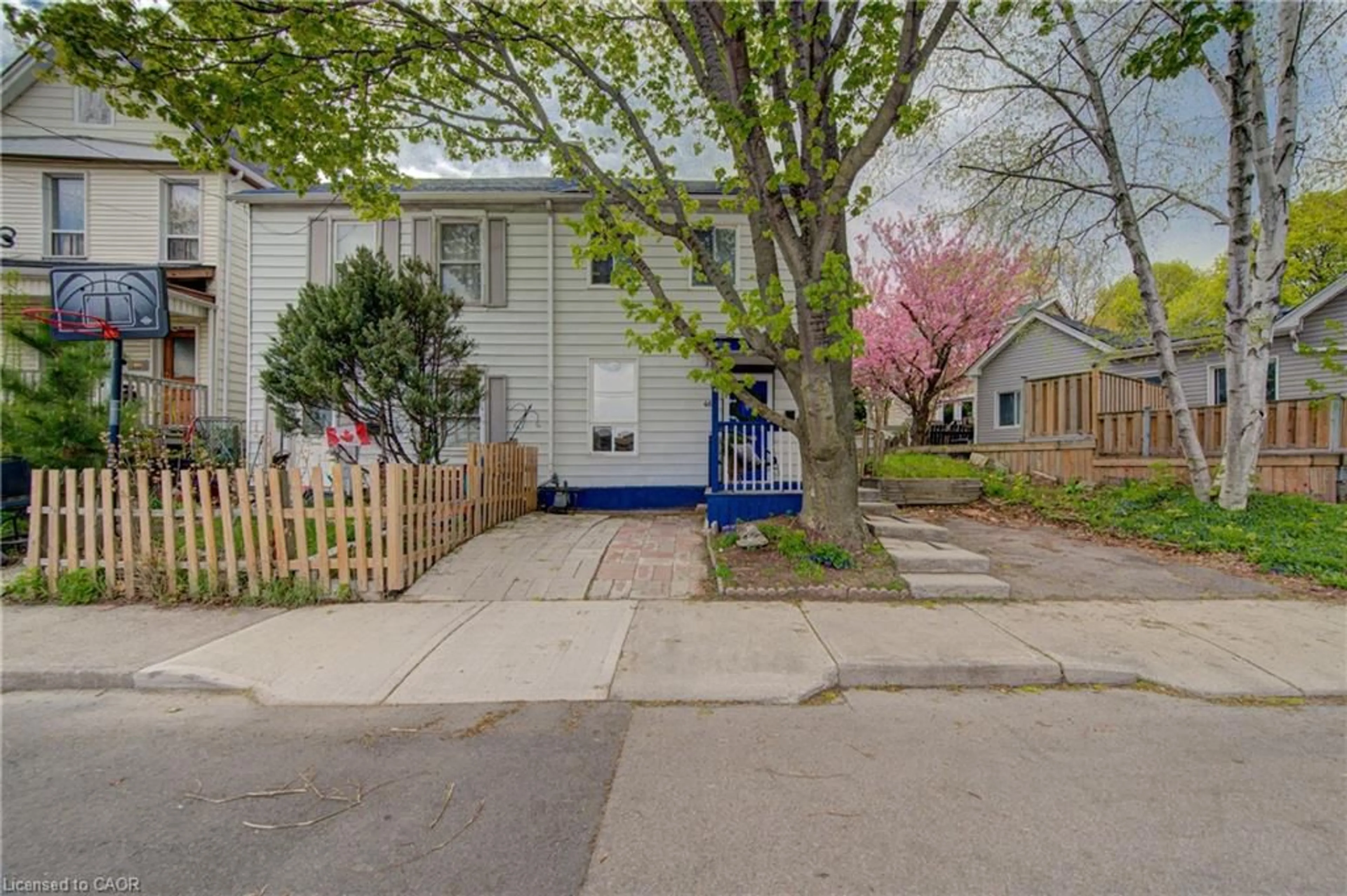 Unknown for 465 Macnab St, Hamilton Ontario L8L 1L6