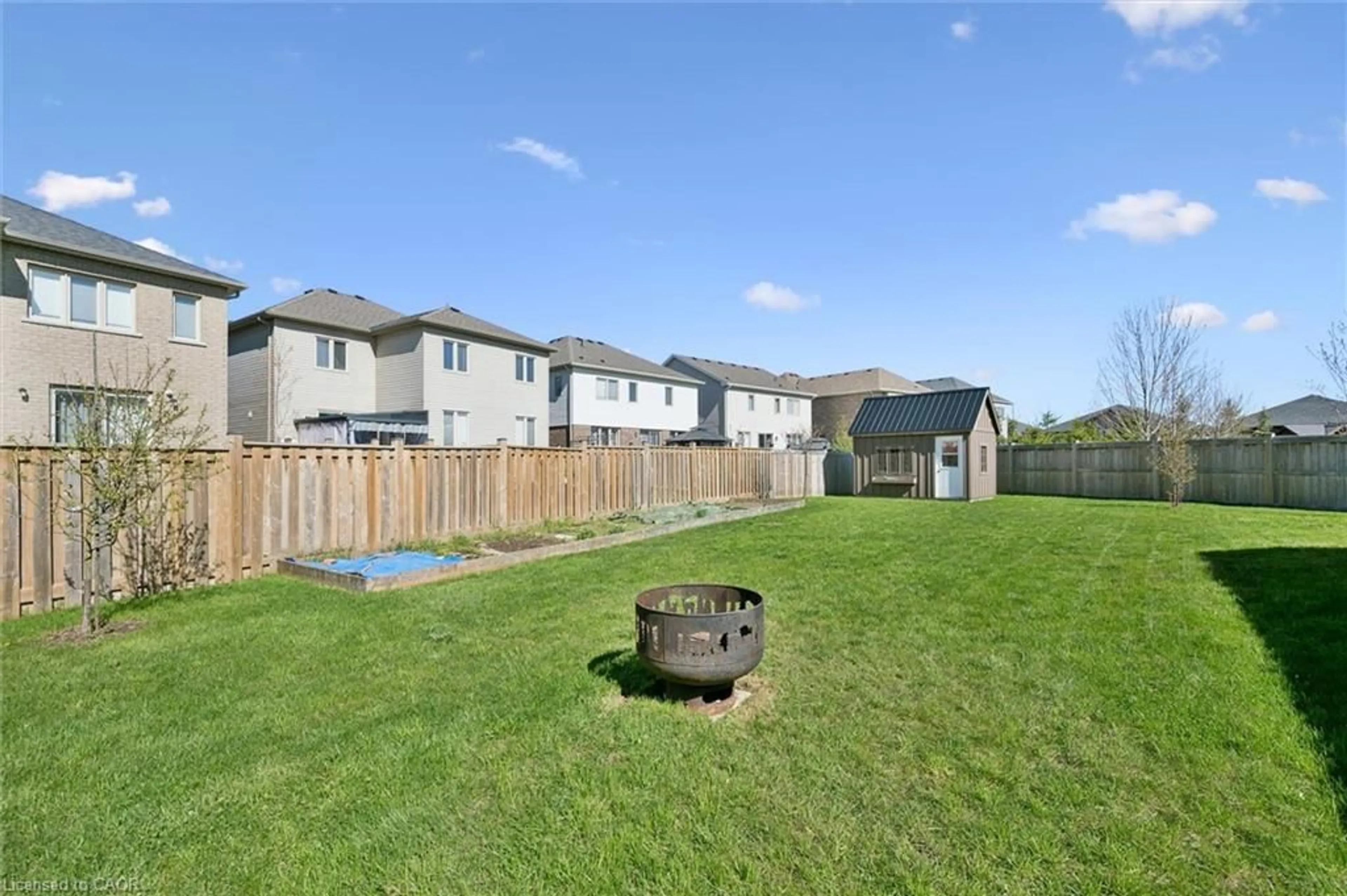 A pic from outside/outdoor area/front of a property/back of a property/a pic from drone, street for 31 Conlin Crt, Fergus Ontario N1M 0H2
