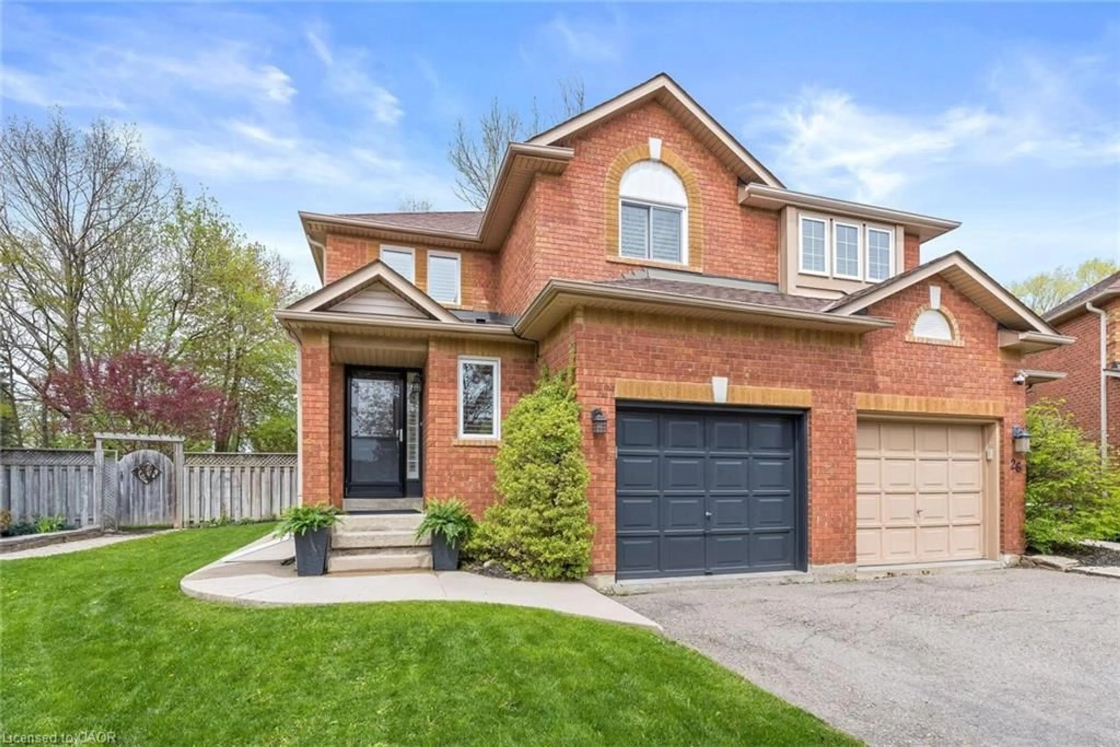 Home with brick exterior material, street for 28 Gilmer Crt, Georgetown Ontario L7G 5X5