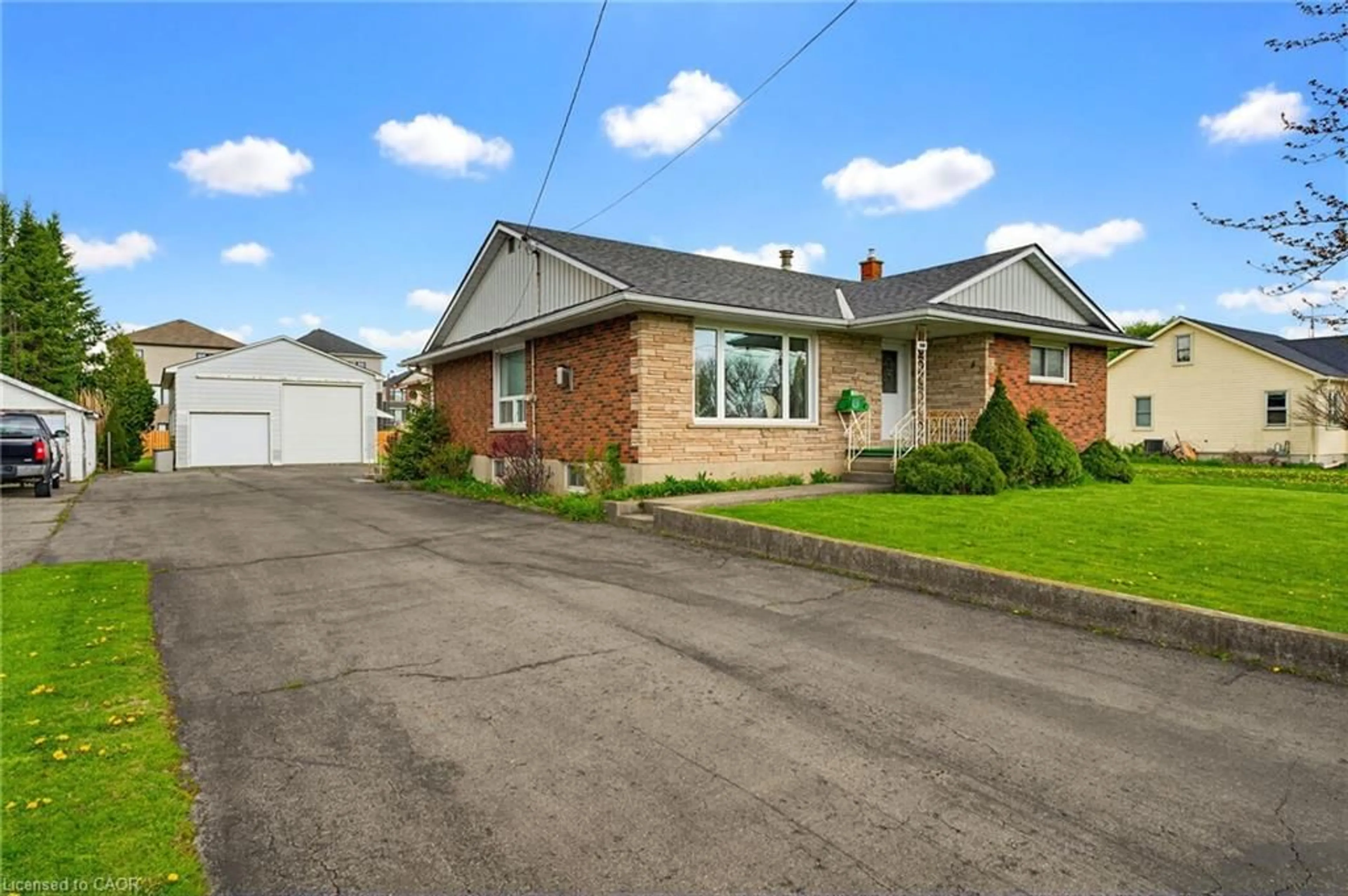Home with brick exterior material, street for 127 King St, Hagersville Ontario N0A 1H0