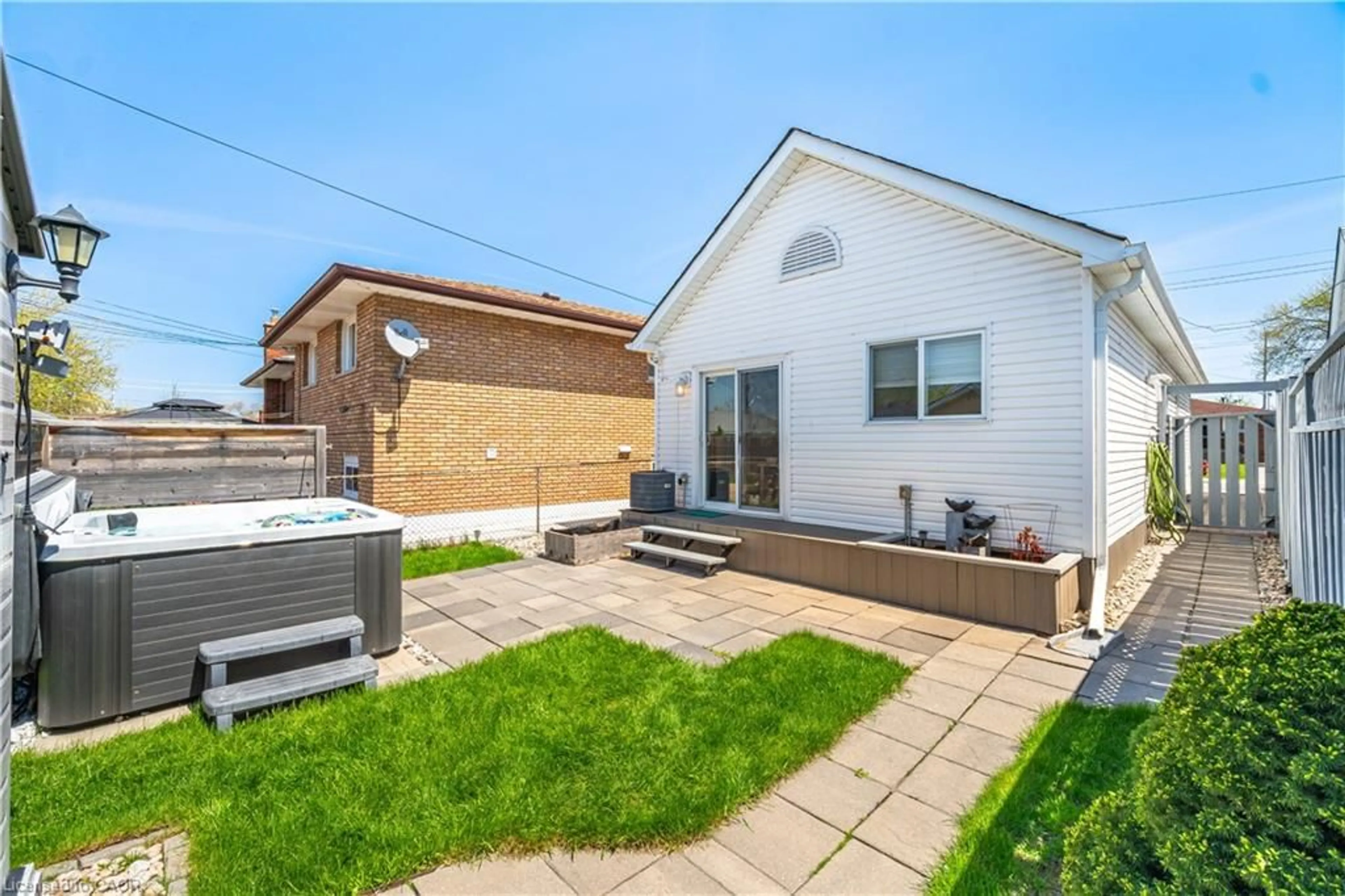 A pic from outside/outdoor area/front of a property/back of a property/a pic from drone, street for 71 Beland Ave, Hamilton Ontario L8H 6C2