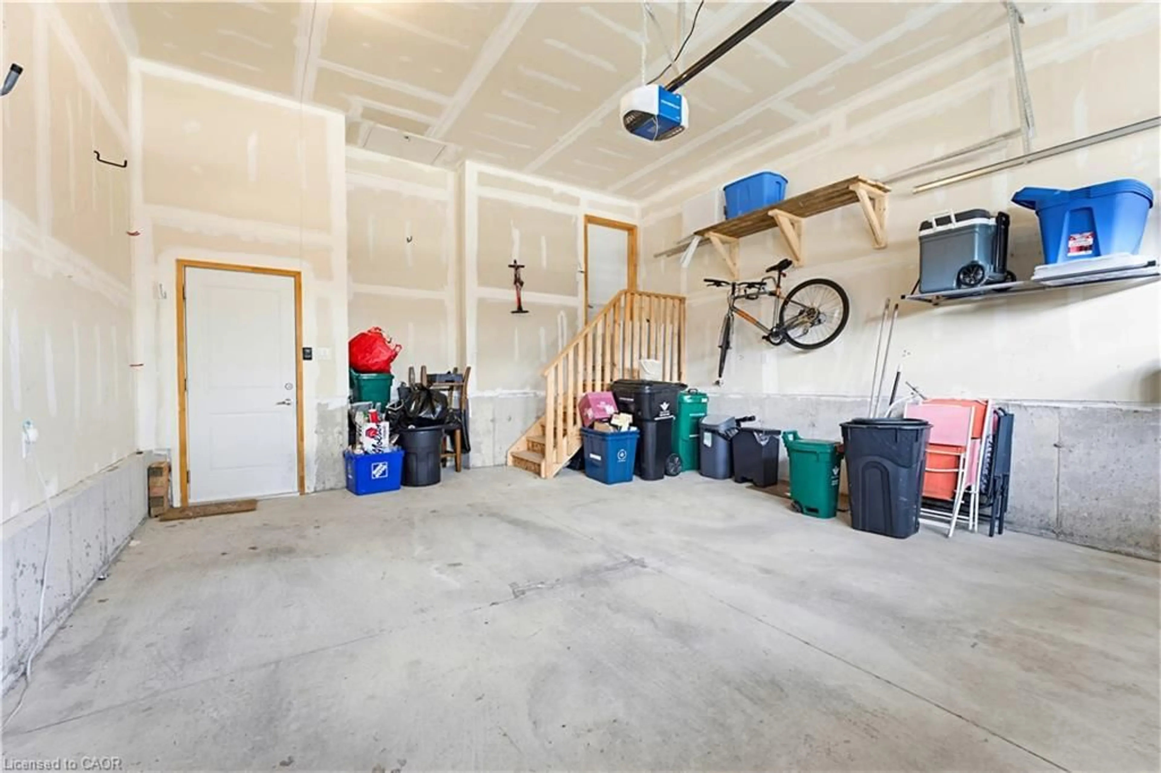 Indoor garage for 399 Greenfield Ave, Kitchener Ontario N2C 1E6