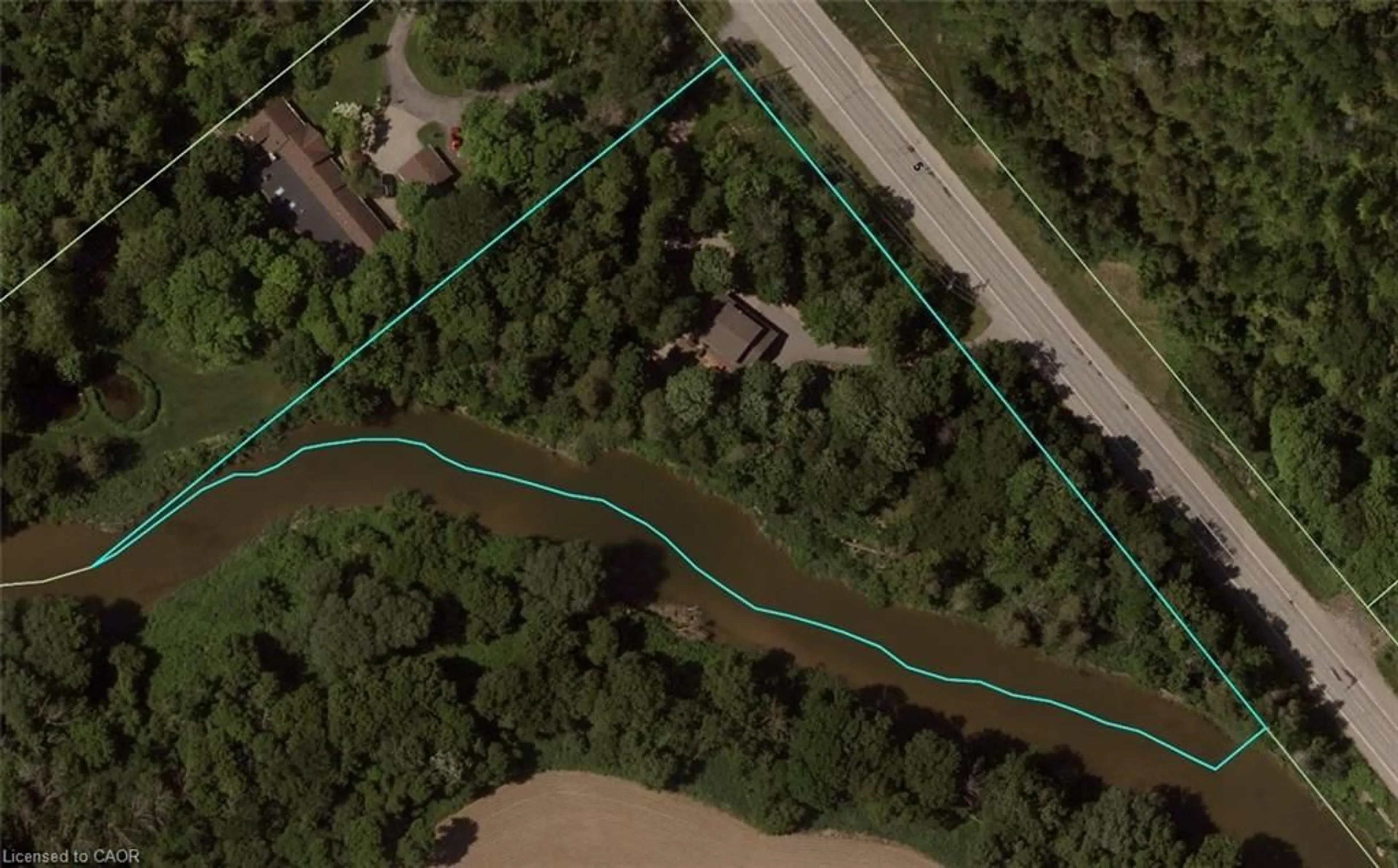 A pic from outside/outdoor area/front of a property/back of a property/a pic from drone, unknown for 1814 Nafziger Rd, New Hamburg Ontario N3A 3G9