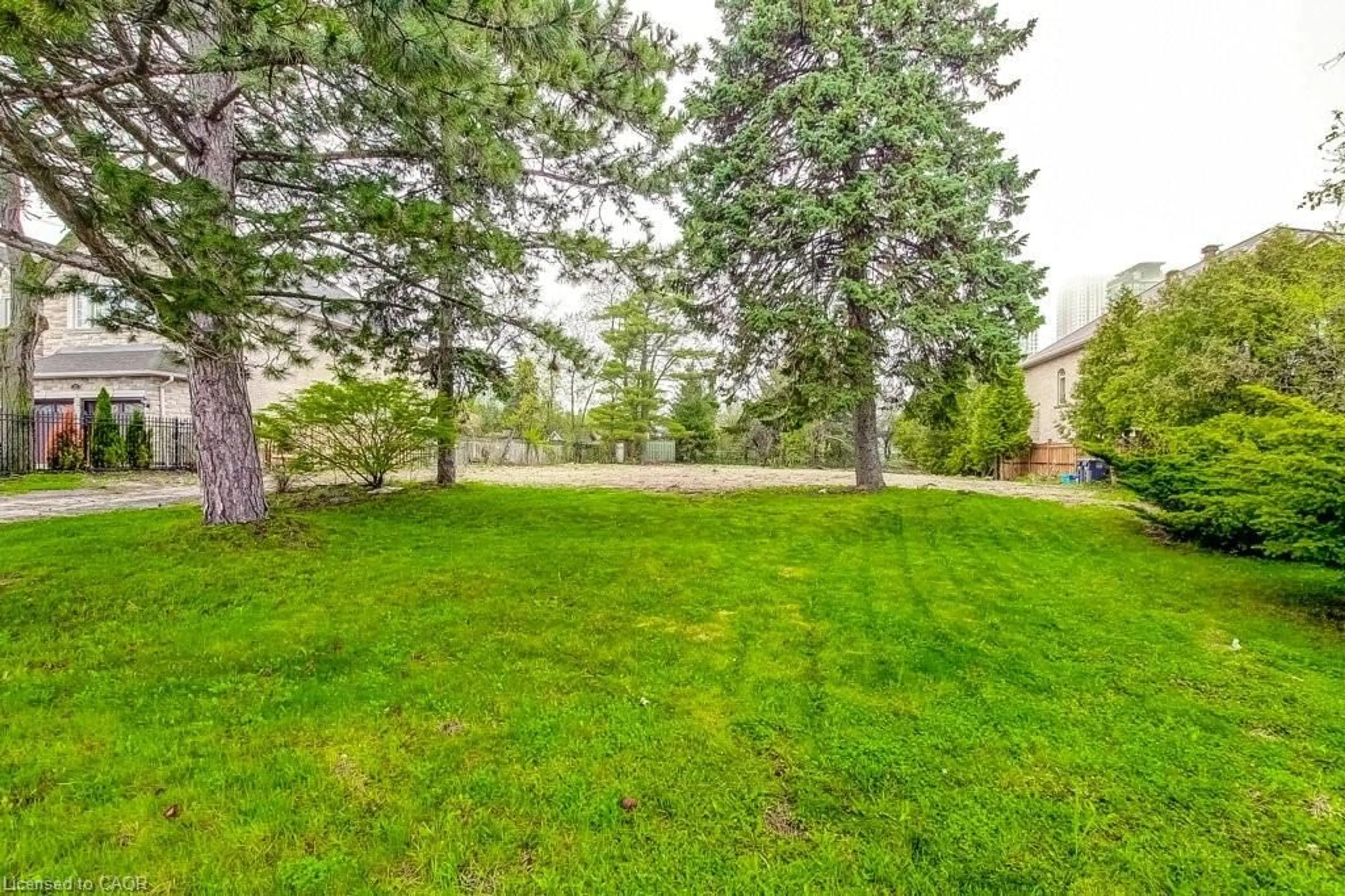Patio, forest/trees view for PART LOT 1 Fairview Rd, Mississauga Ontario L5B 1K7