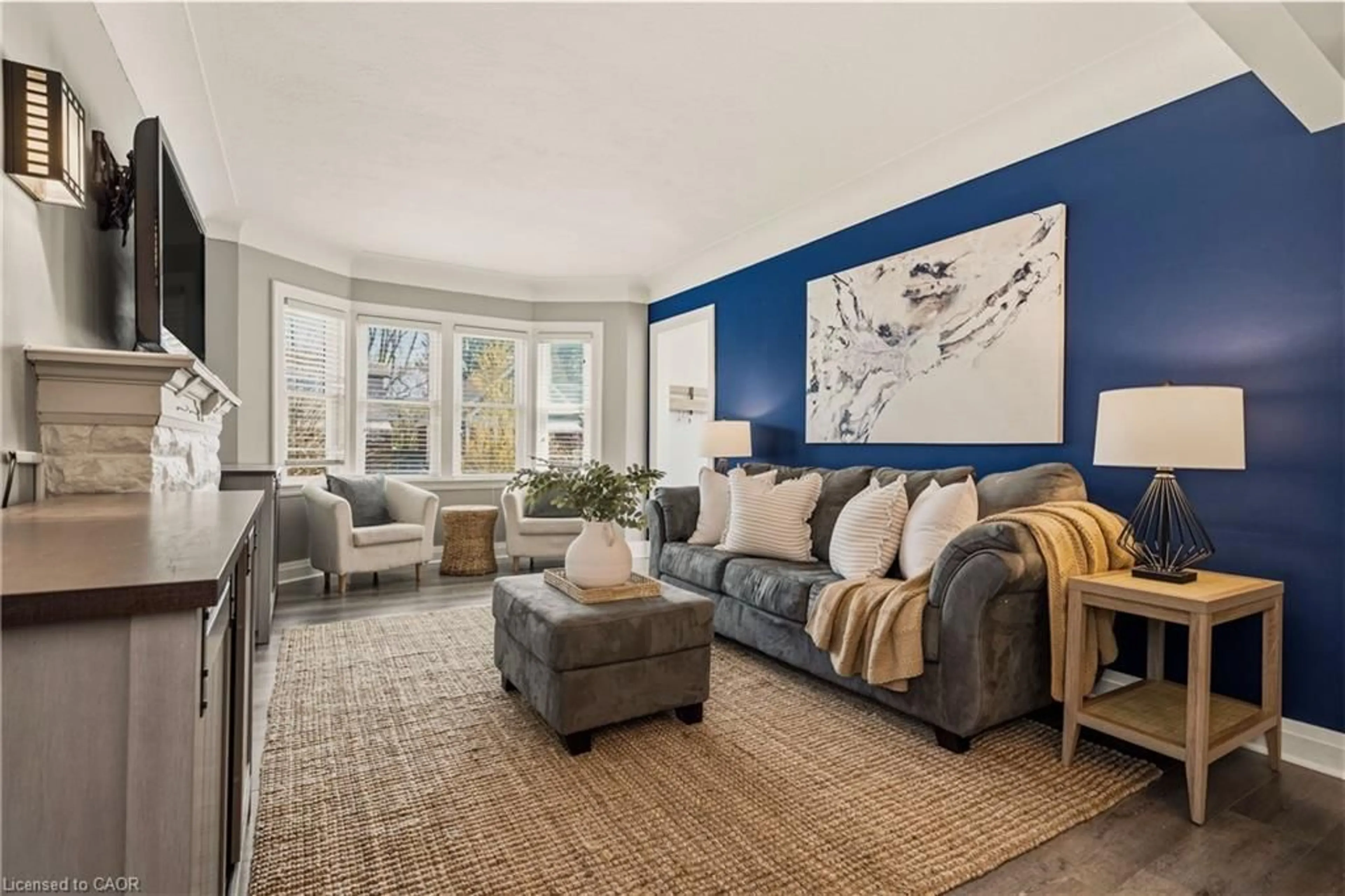 Living room with furniture, unknown for 148 Huxley Ave, Hamilton Ontario L8K 2R1