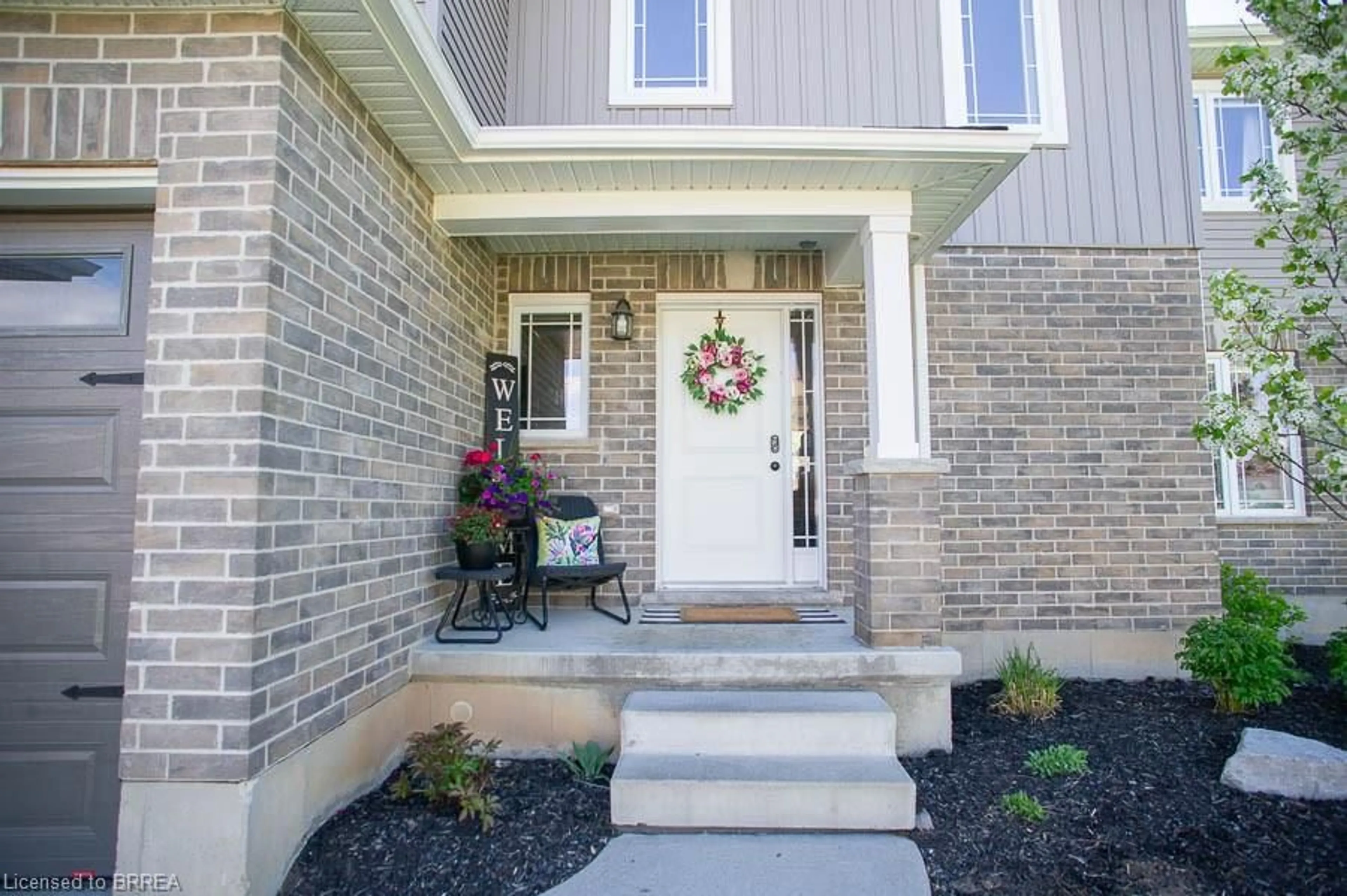 Indoor entryway for 19 Muma St, Drumbo Ontario N0J 1G0
