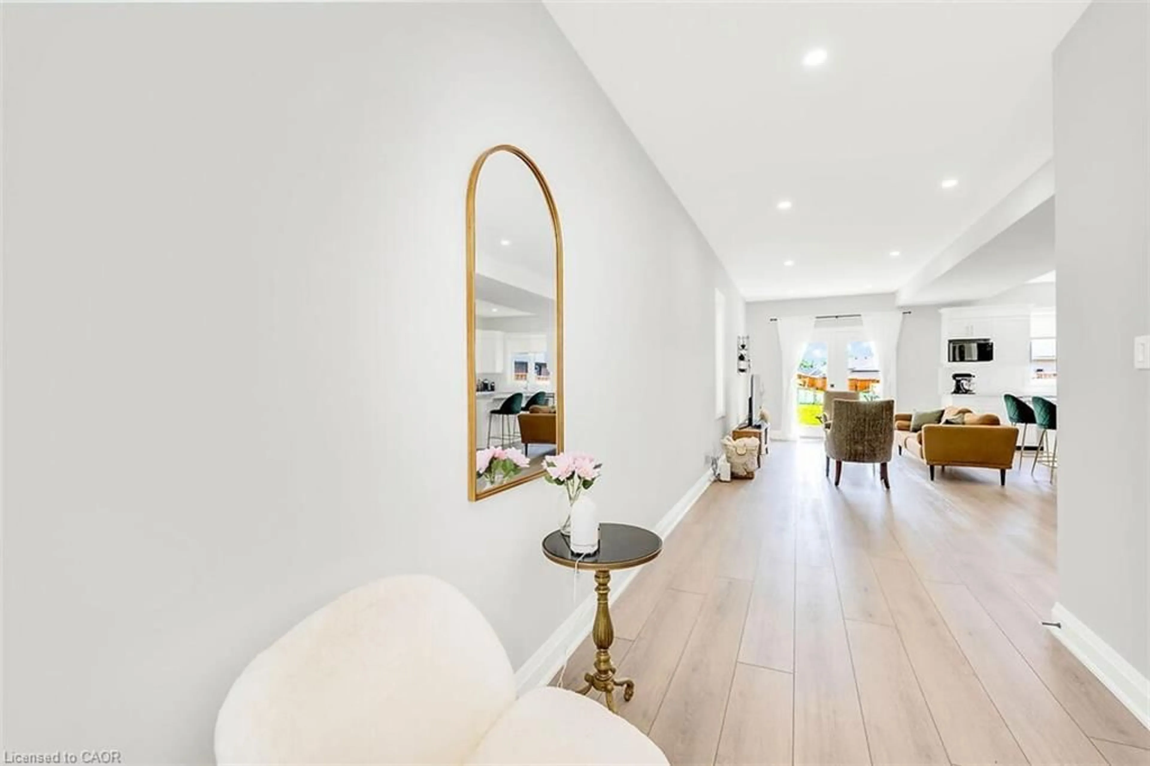 Indoor foyer for 58 Peachleaf Lane, Waterford Ontario N0E 1Y0