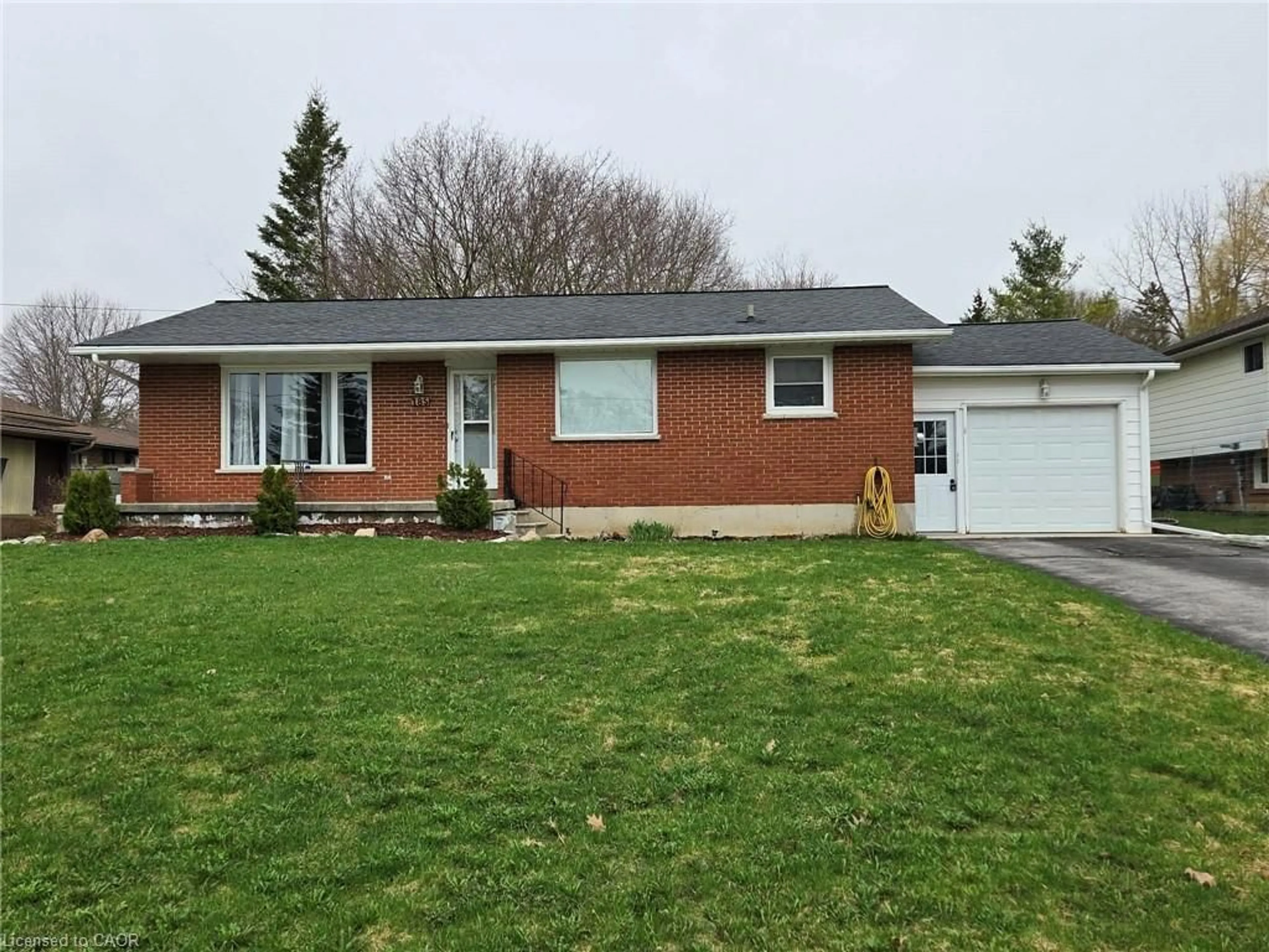 Unknown for 185 Miller St, Mount Forest Ontario N0G 2L3