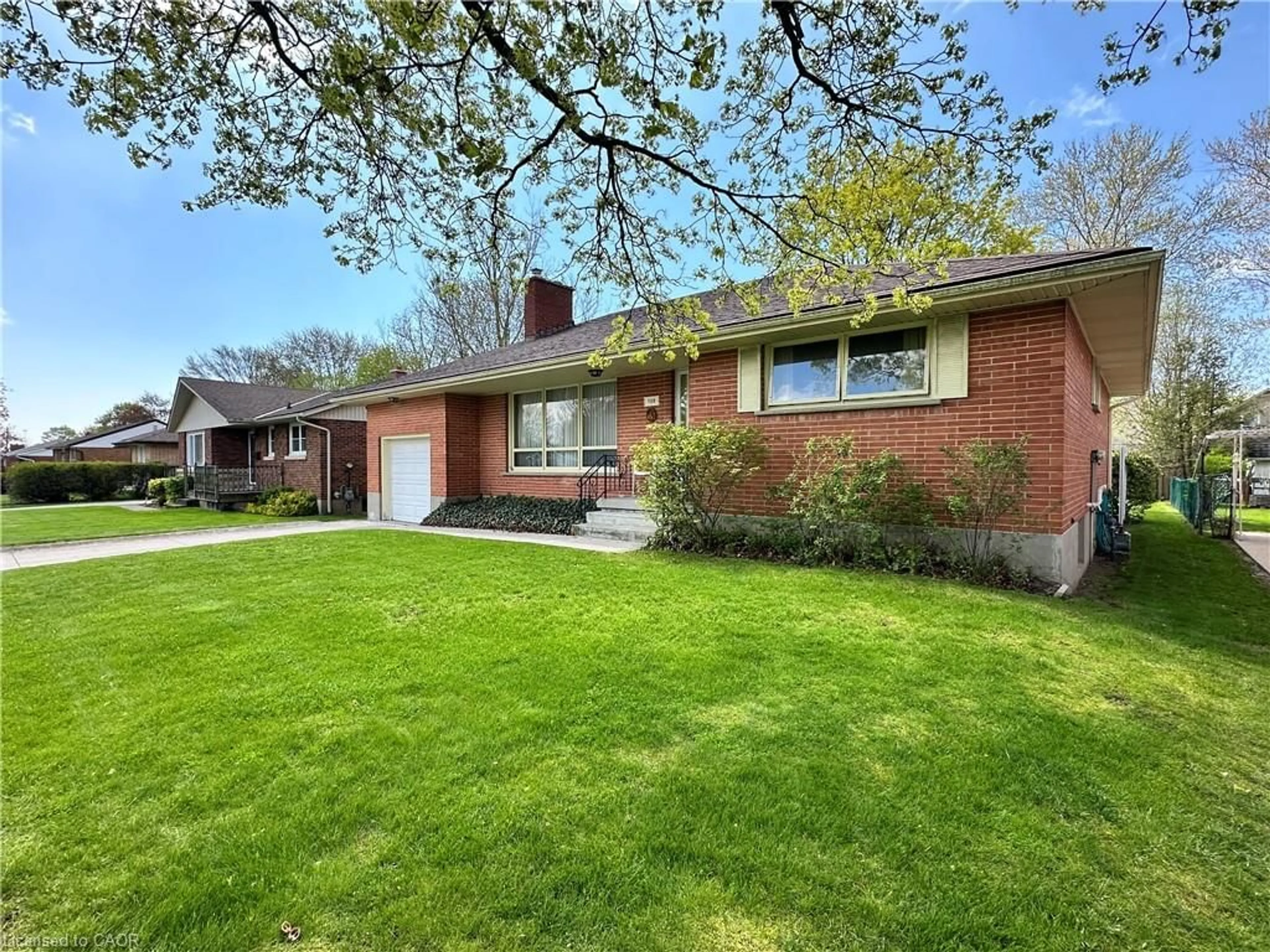 Home with brick exterior material, street for 130 Gardiner Ave, Dunnville Ontario N1A 1A8