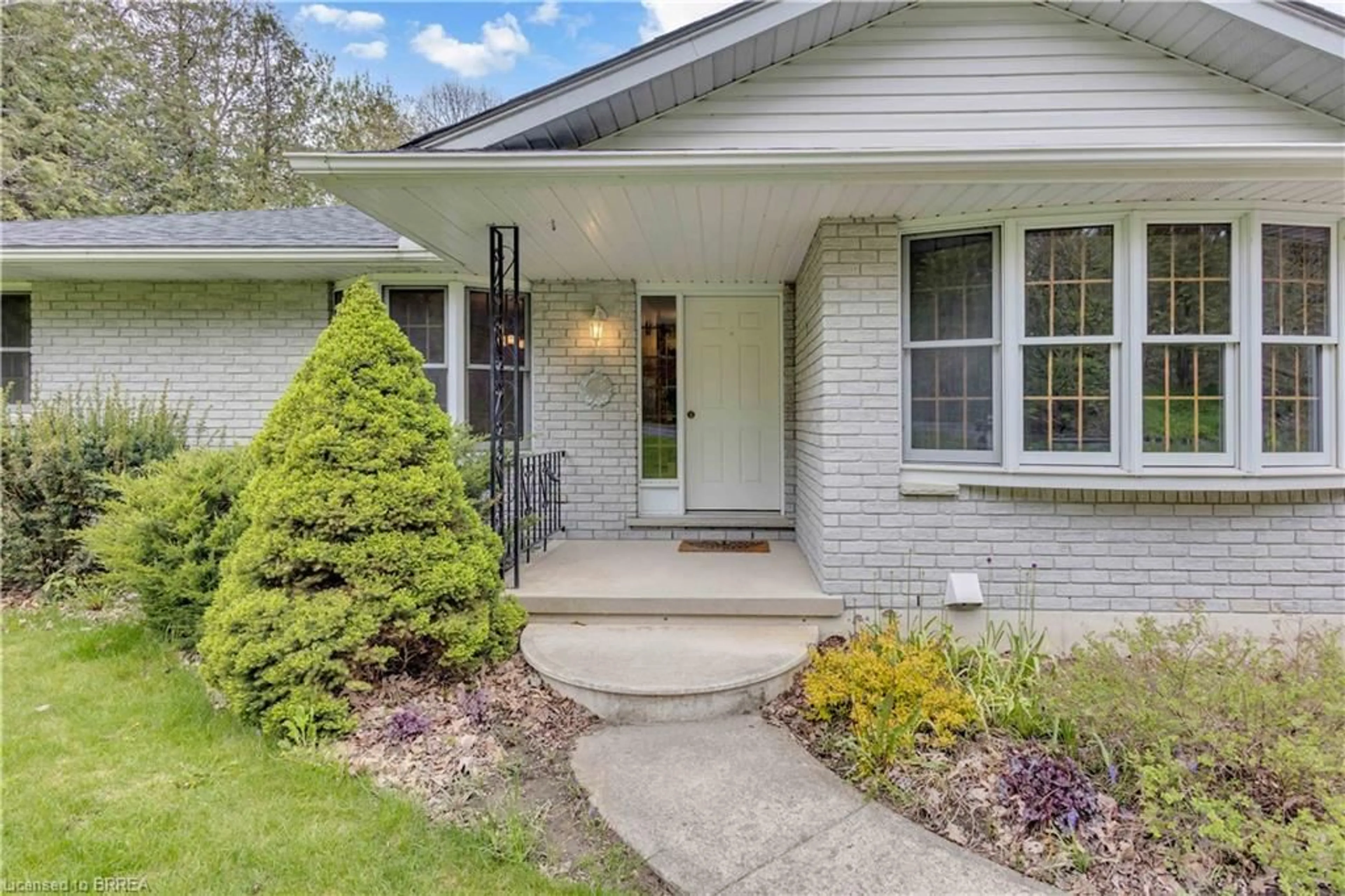 Home with brick exterior material, street for 10 Burnside Dr, Glen Morris Ontario N0B 1W0
