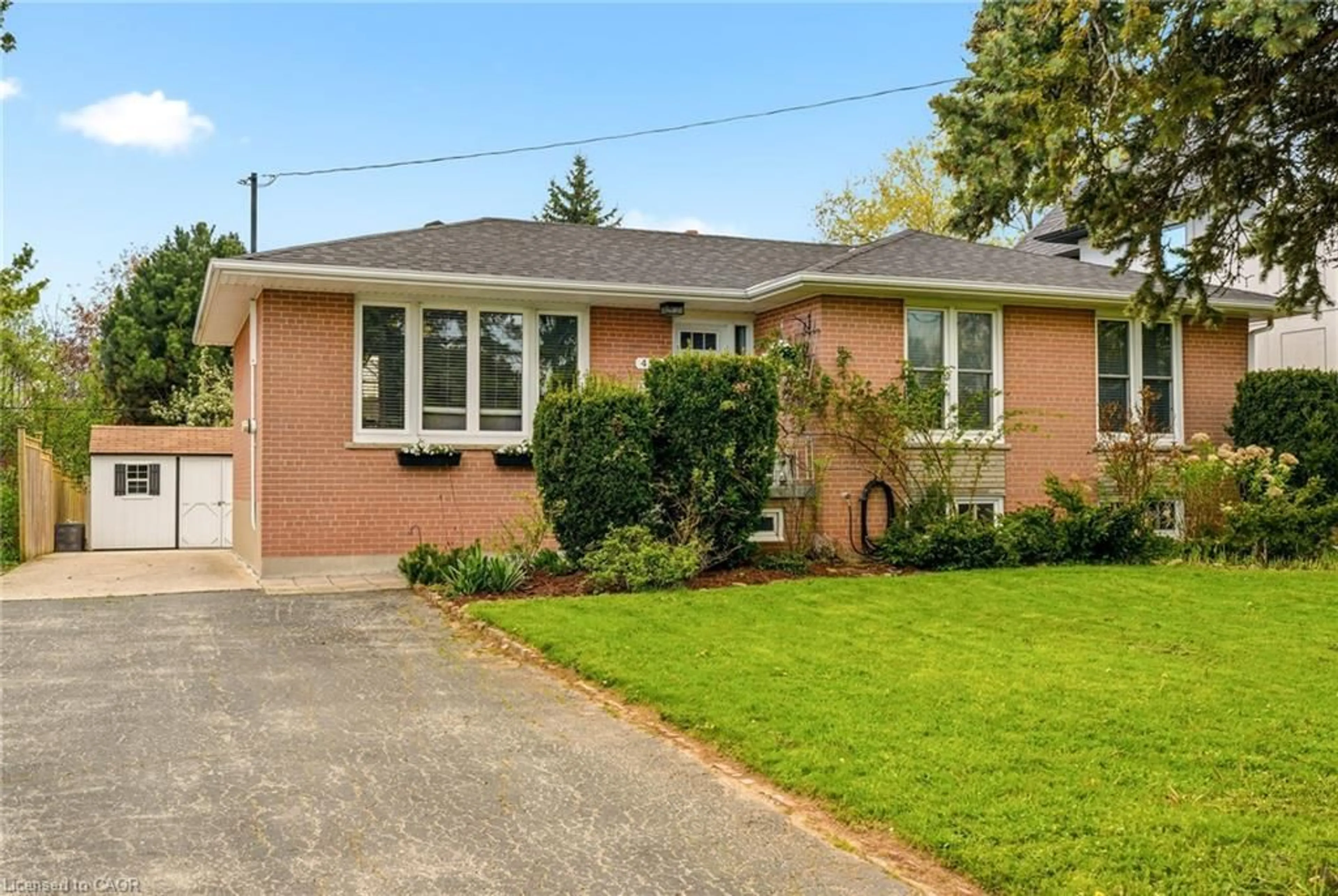 Home with brick exterior material, street for 452 Third Line, Oakville Ontario L6L 4A5
