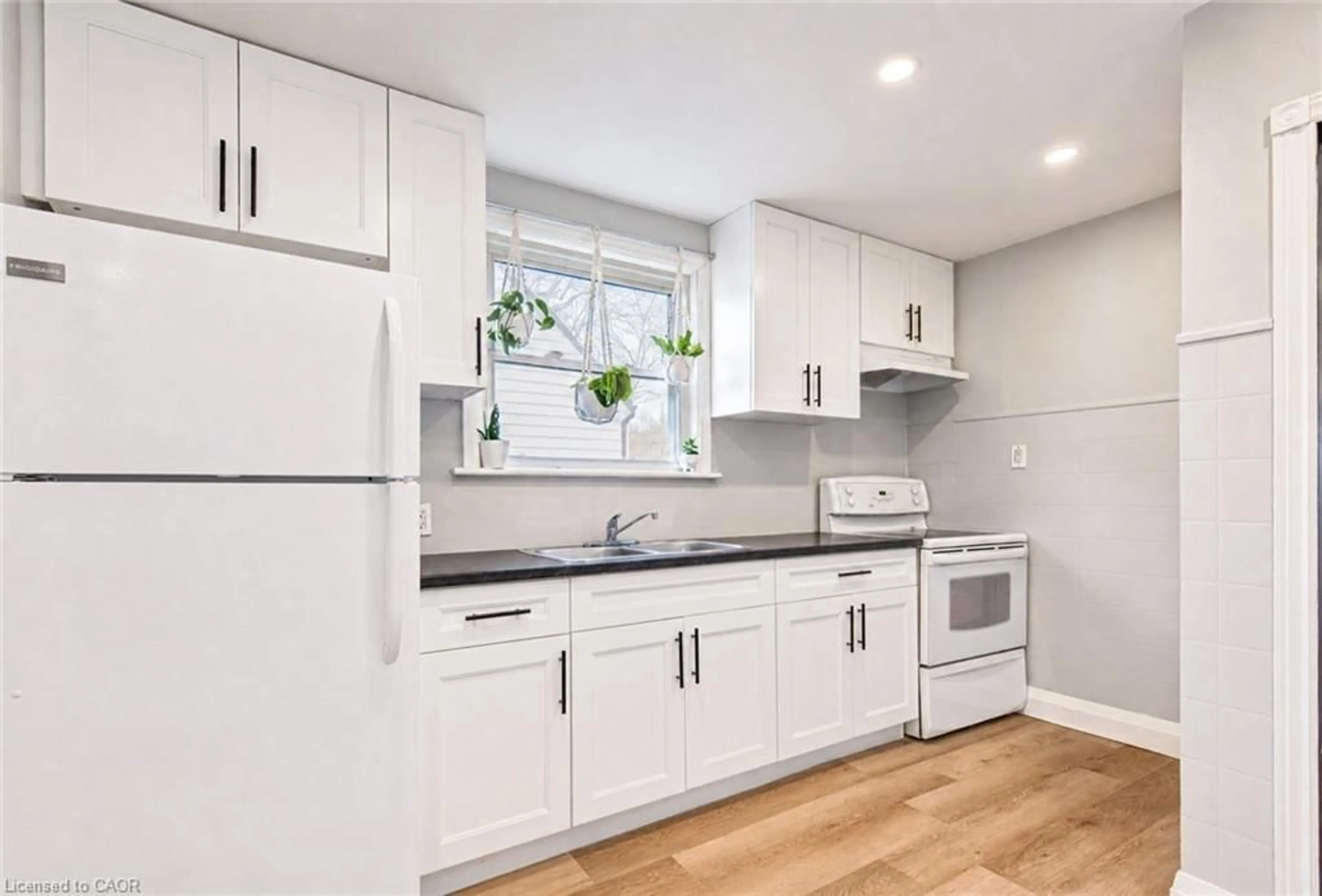 Open concept kitchen, unknown for 127 Chopin Dr, Cambridge Ontario N3H 1J4