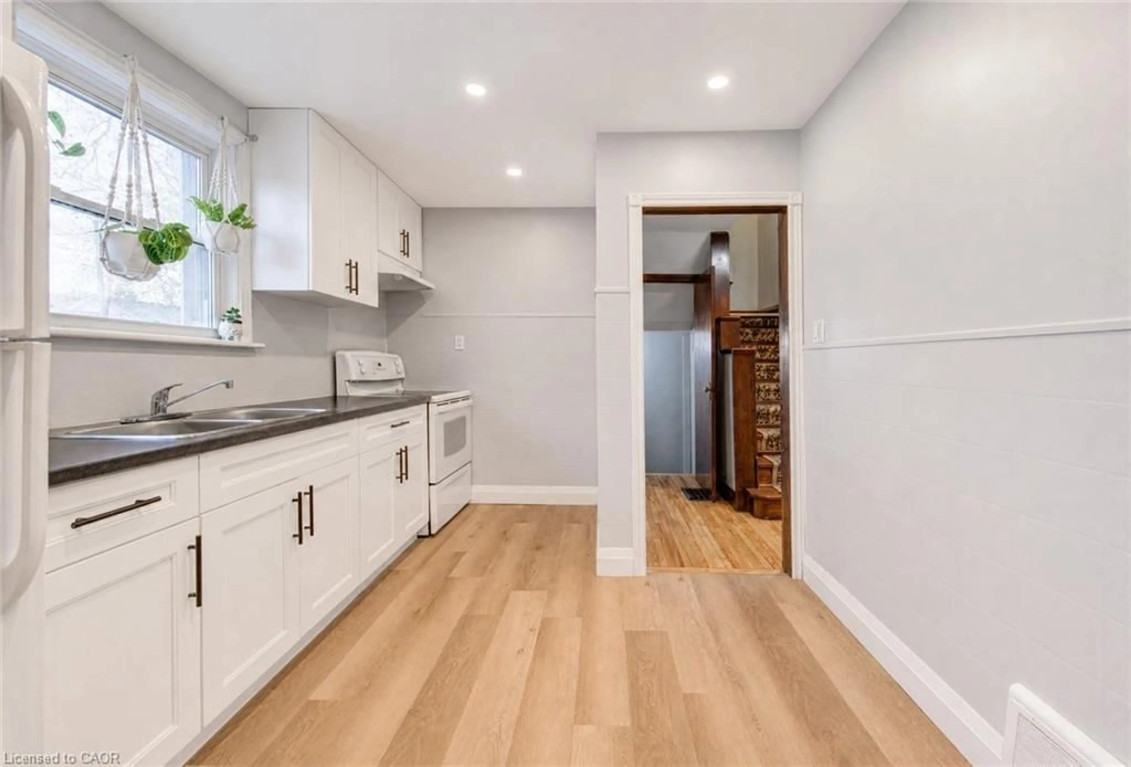 Open concept kitchen, unknown for 127 Chopin Dr, Cambridge Ontario N3H 1J4