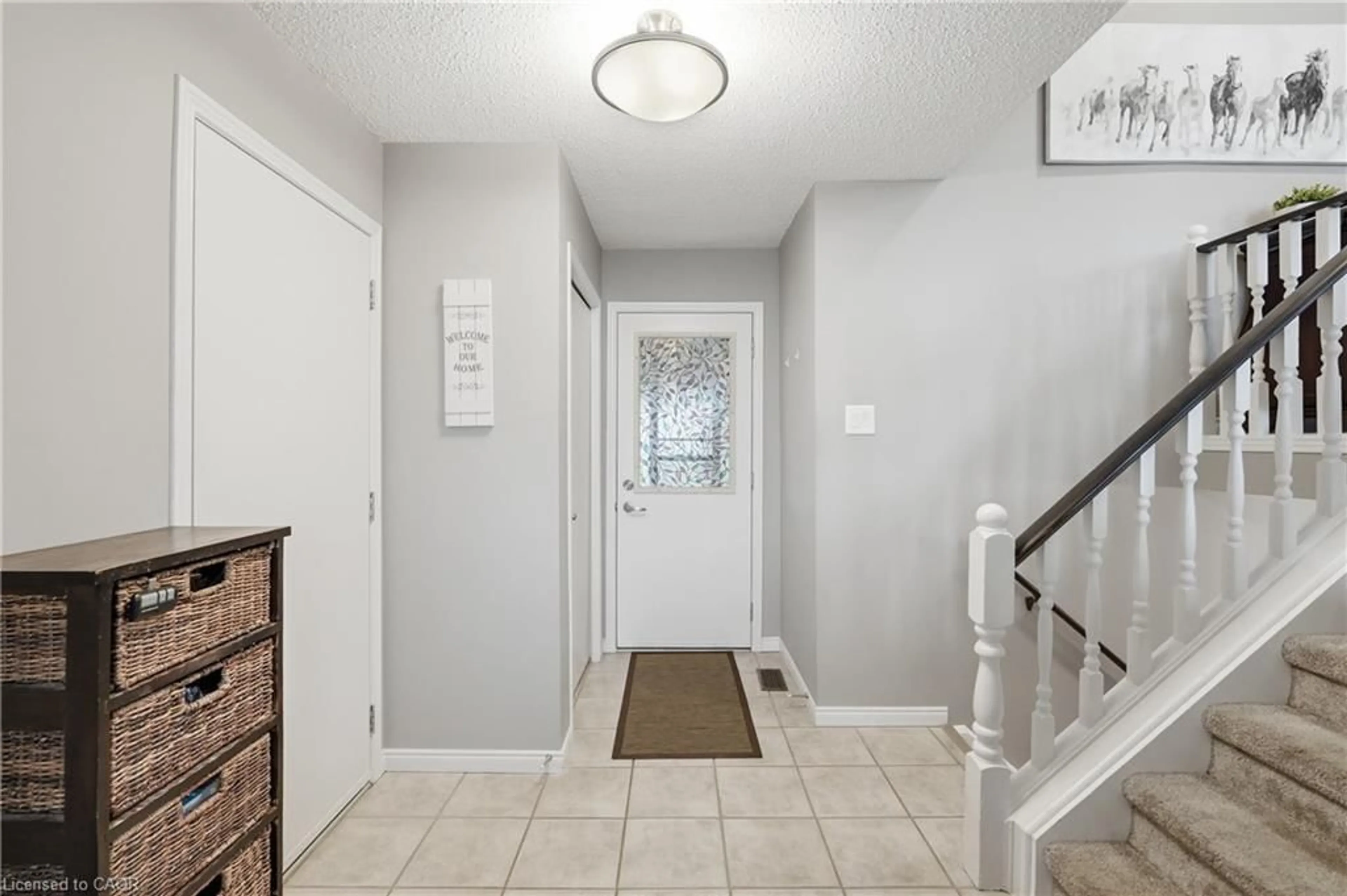 Indoor entryway for 32 Hobart Cres, Brantford Ontario N3P 1V6