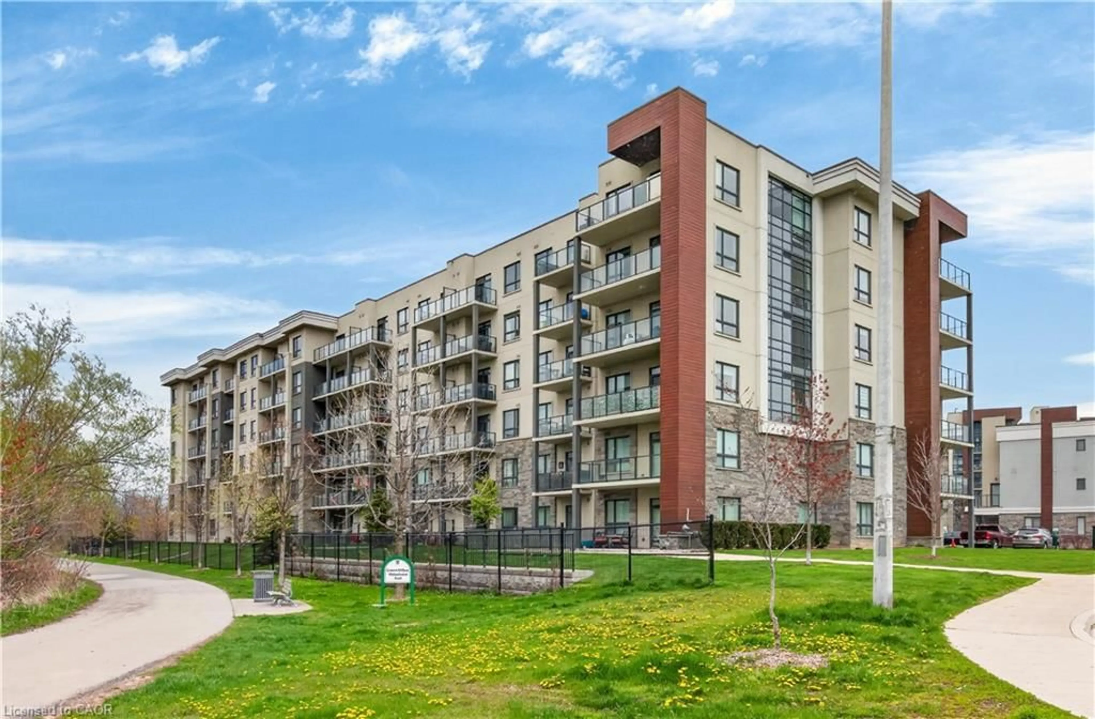 Patio, unknown for 125 Shoreview Pl #118, Stoney Creek Ontario L8E 0K3