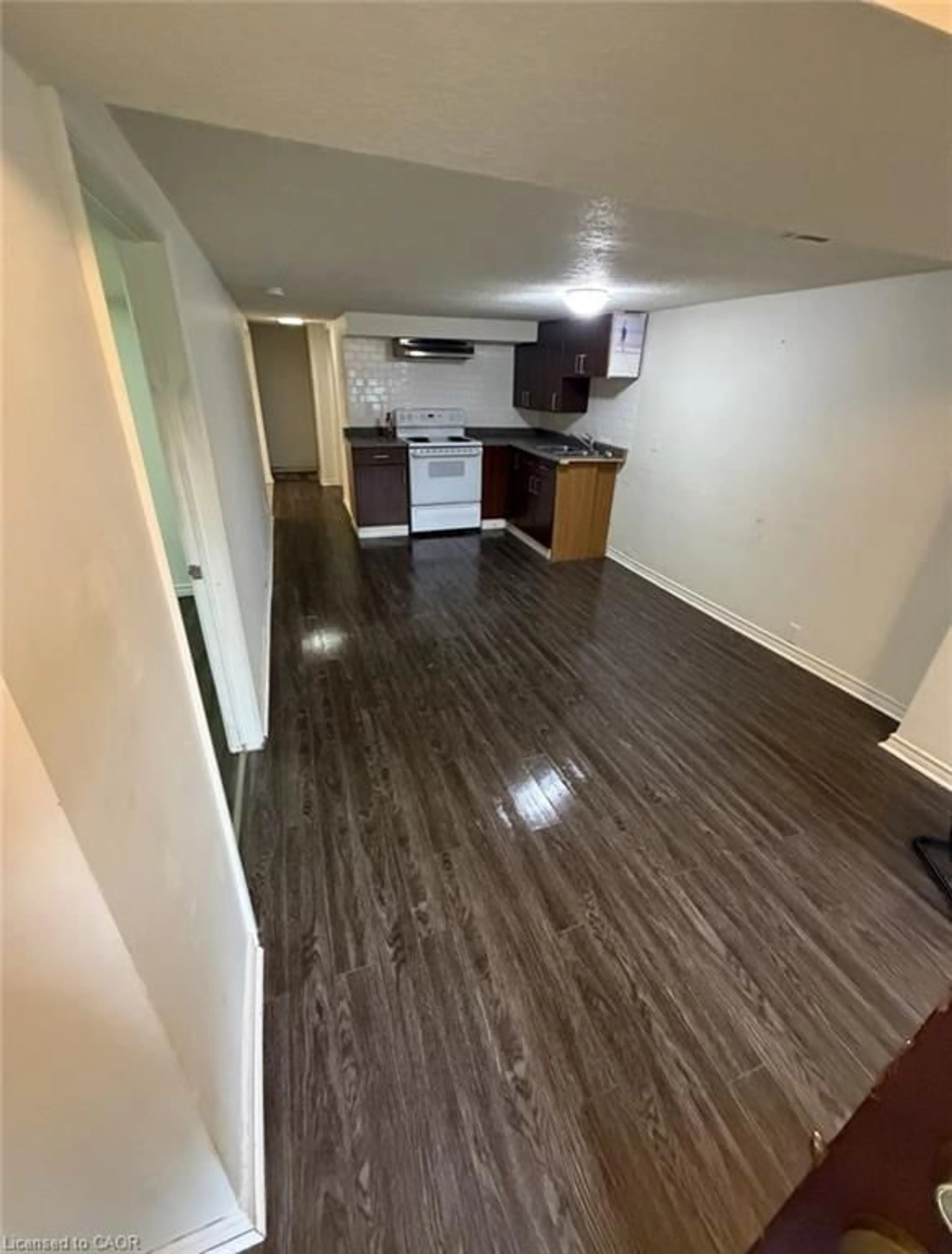 A pic of a room for 456 Jackson St, Hamilton Ontario L8P 1N4
