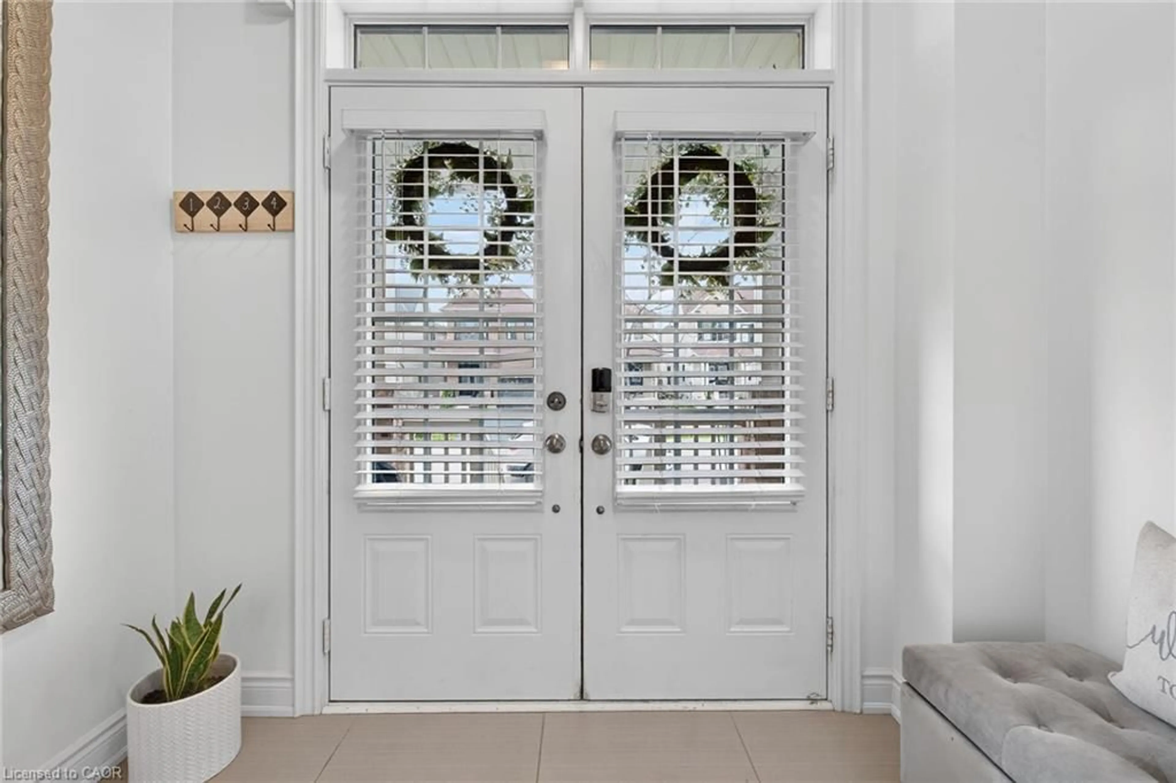 Indoor entryway for 43 Cromarty Ave, Caledonia Ontario N3W 0B6