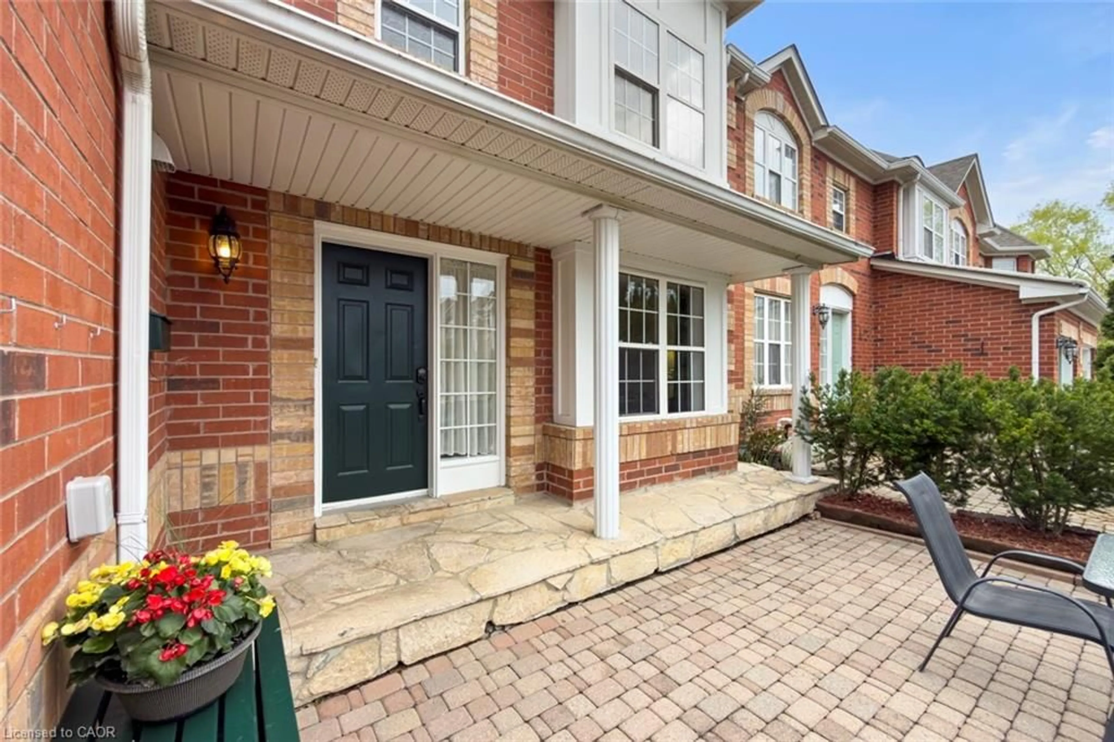 Home with brick exterior material, street for 199 Hillcrest Ave, Mississauga Ontario L5B 4L5