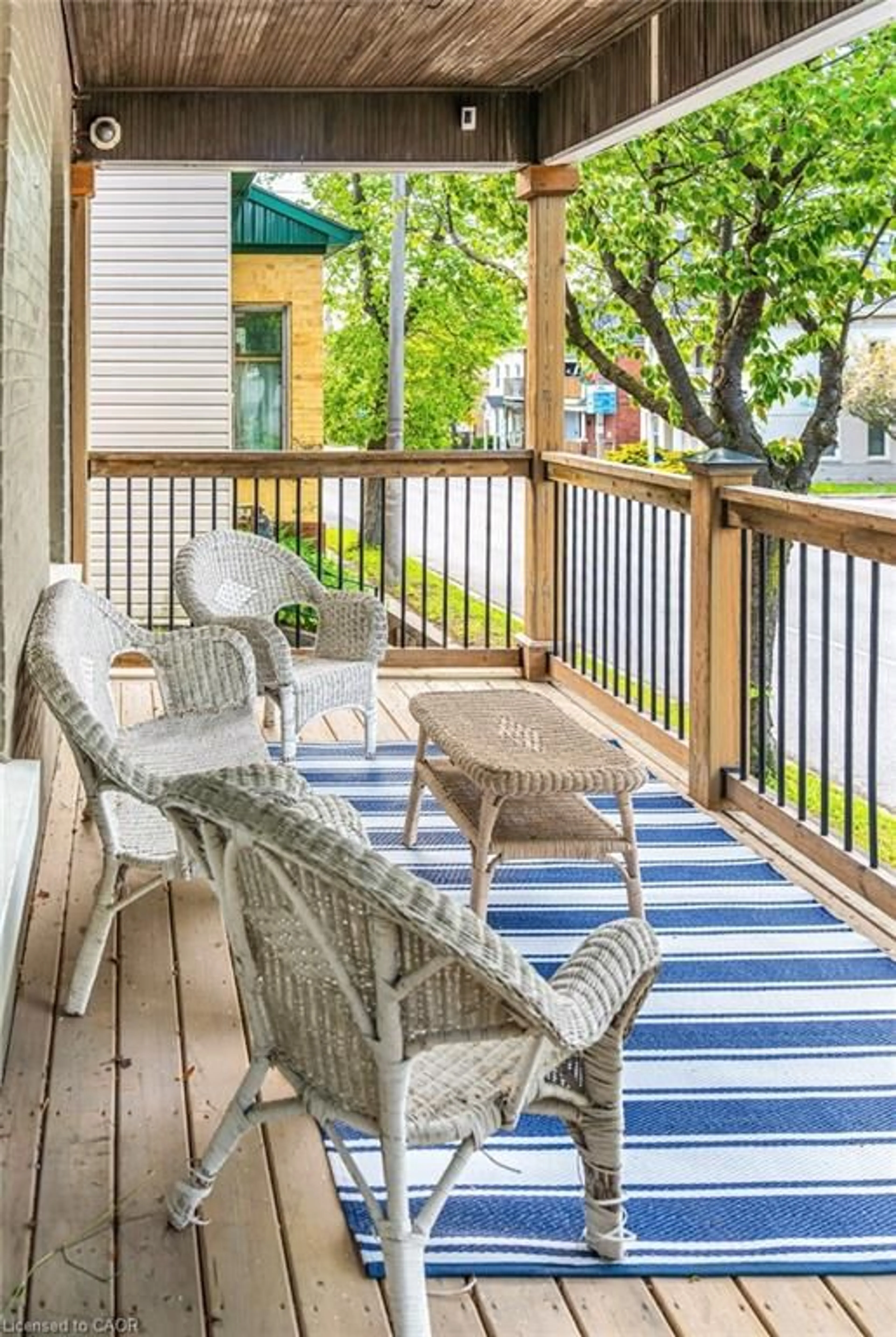 Patio, water/lake/river/ocean view for 231 Dalhousie St, Brantford Ontario N3S 3V1