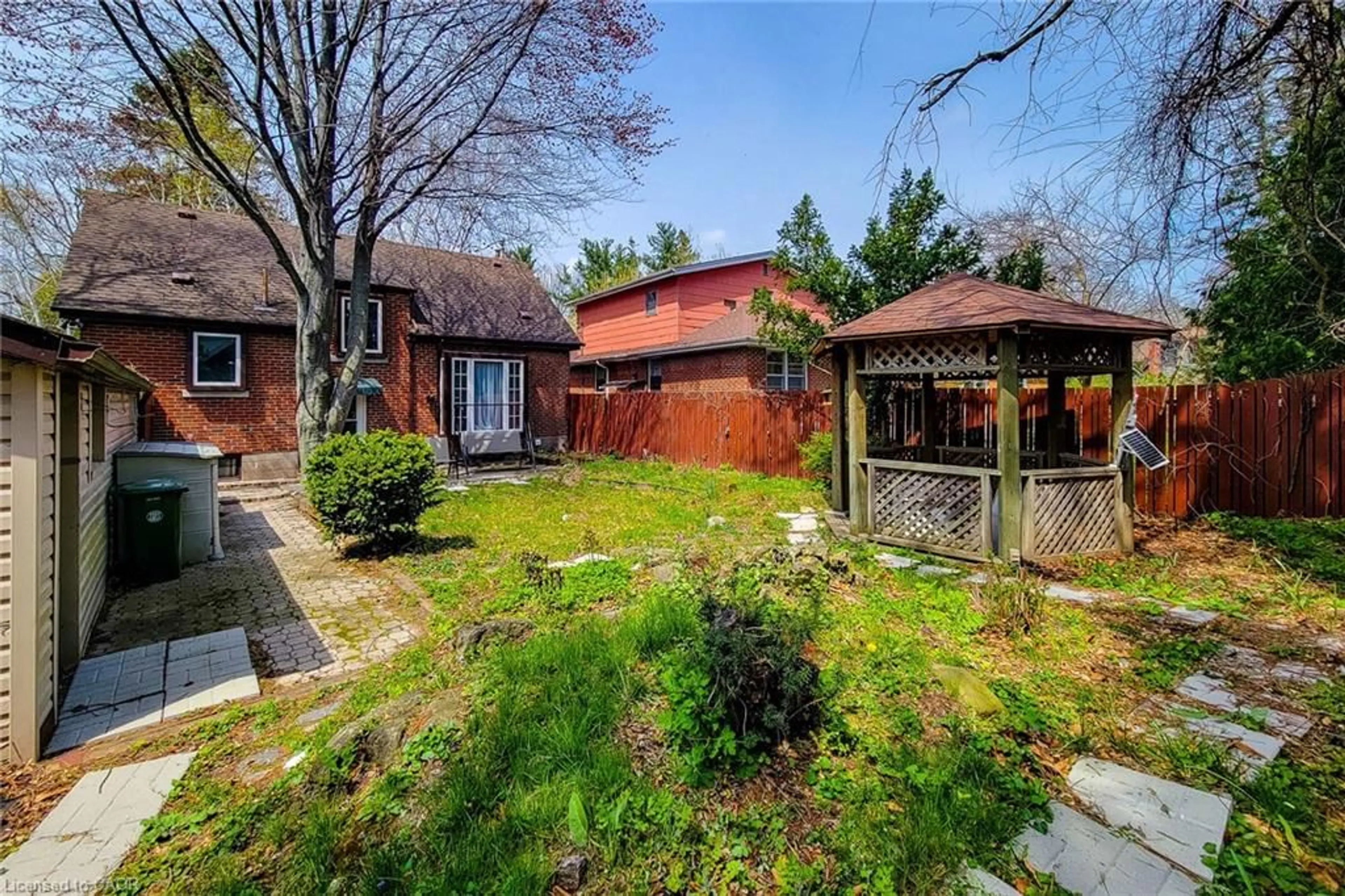 A pic from outside/outdoor area/front of a property/back of a property/a pic from drone, street for 63 Binkley Cres, Hamilton Ontario L8S 3K8