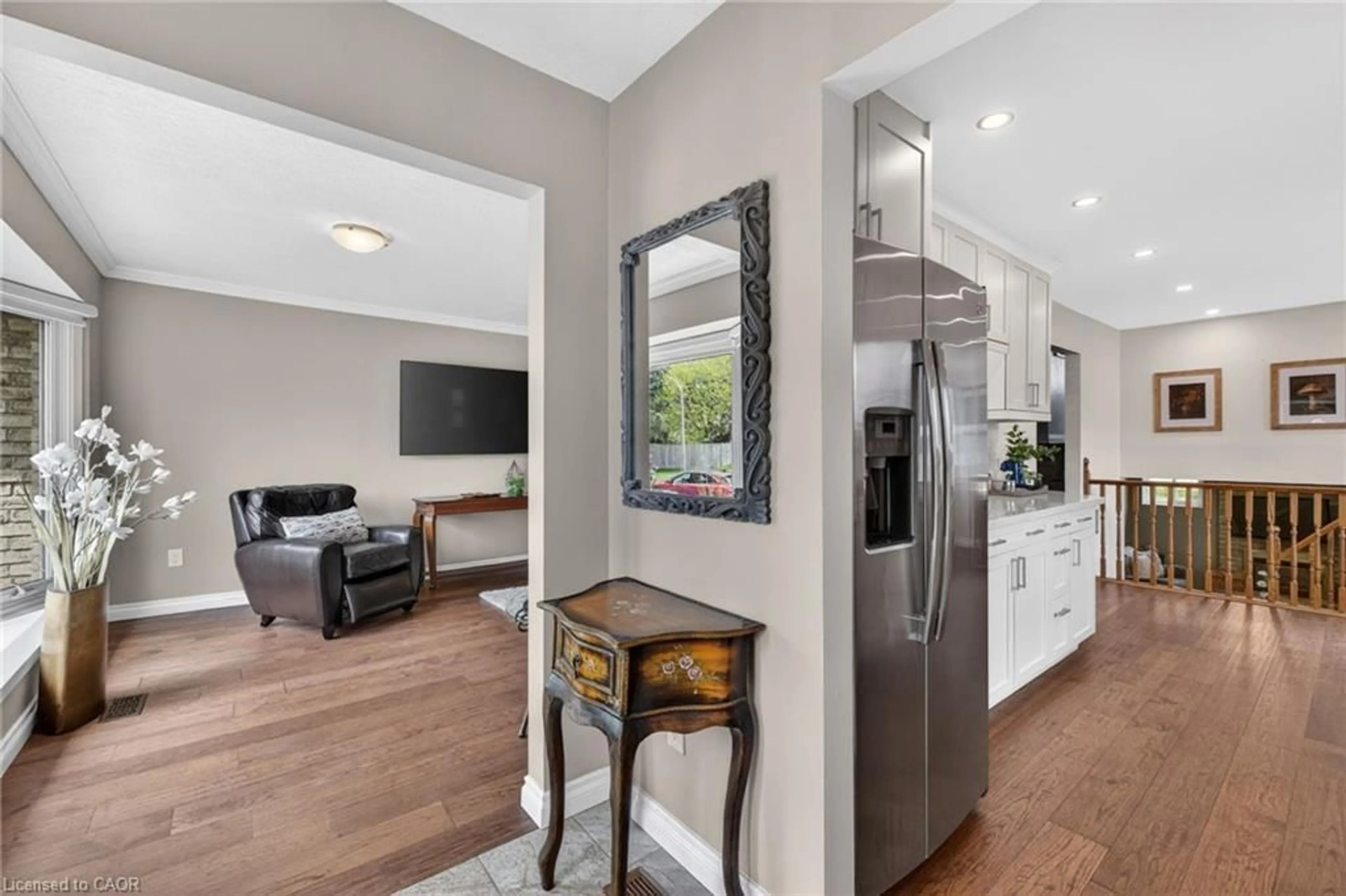 Open concept kitchen, unknown for 2471 Malcolm Cres, Burlington Ontario L7P 3Y7