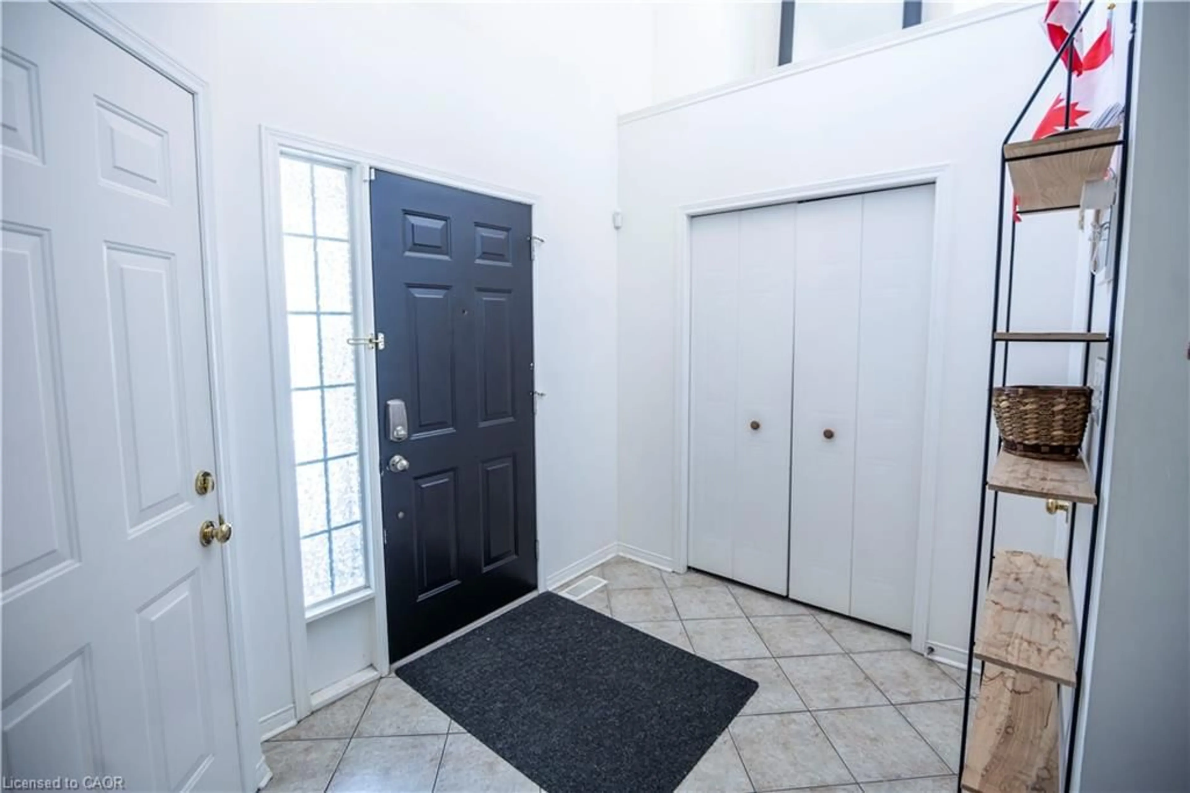 Indoor foyer for 147 Dubrick Cres #1, Kitchener Ontario N2E 4G3
