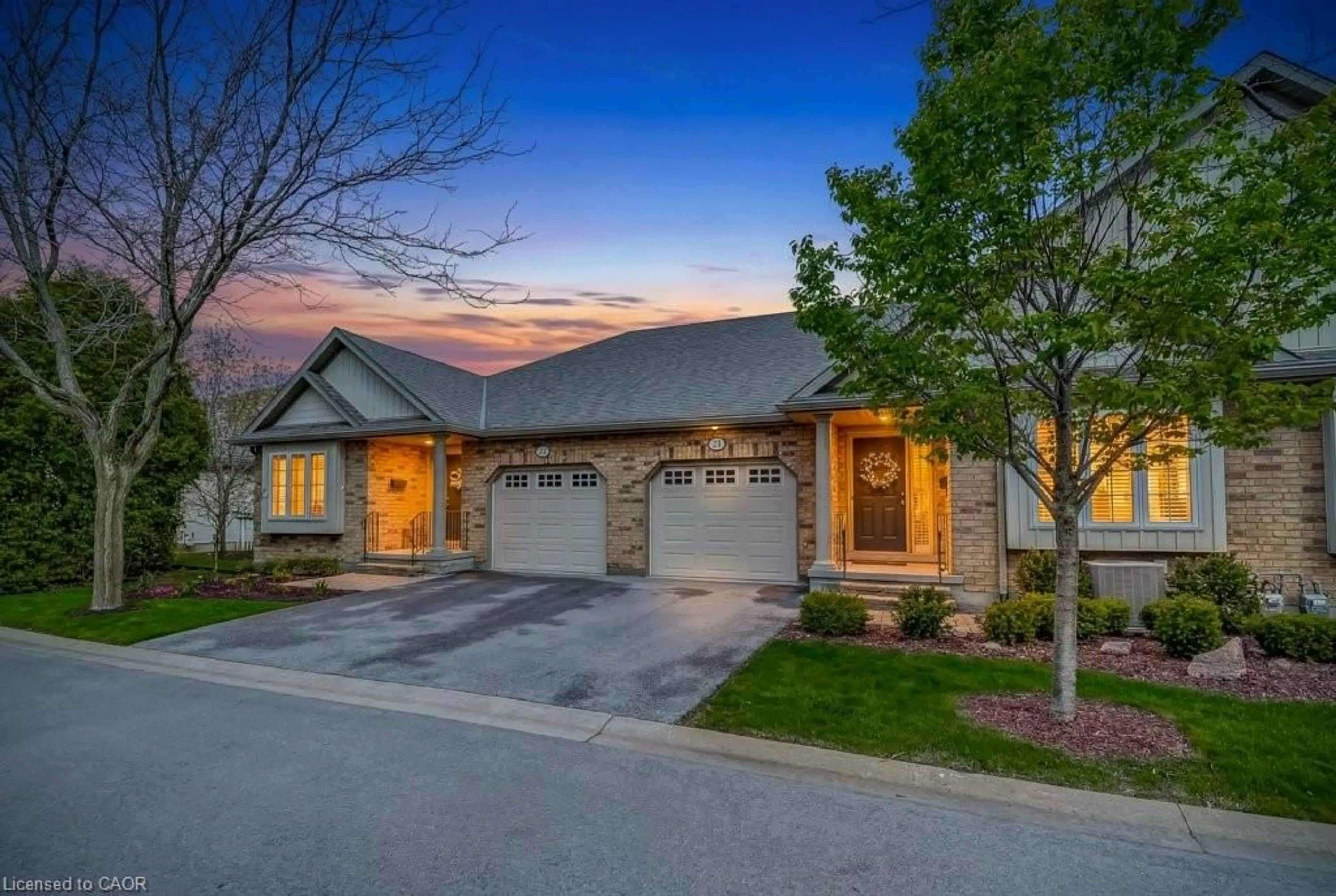 Home with brick exterior material, street for 605 Welland Ave #21, St. Catharines Ontario L2M 7Z7