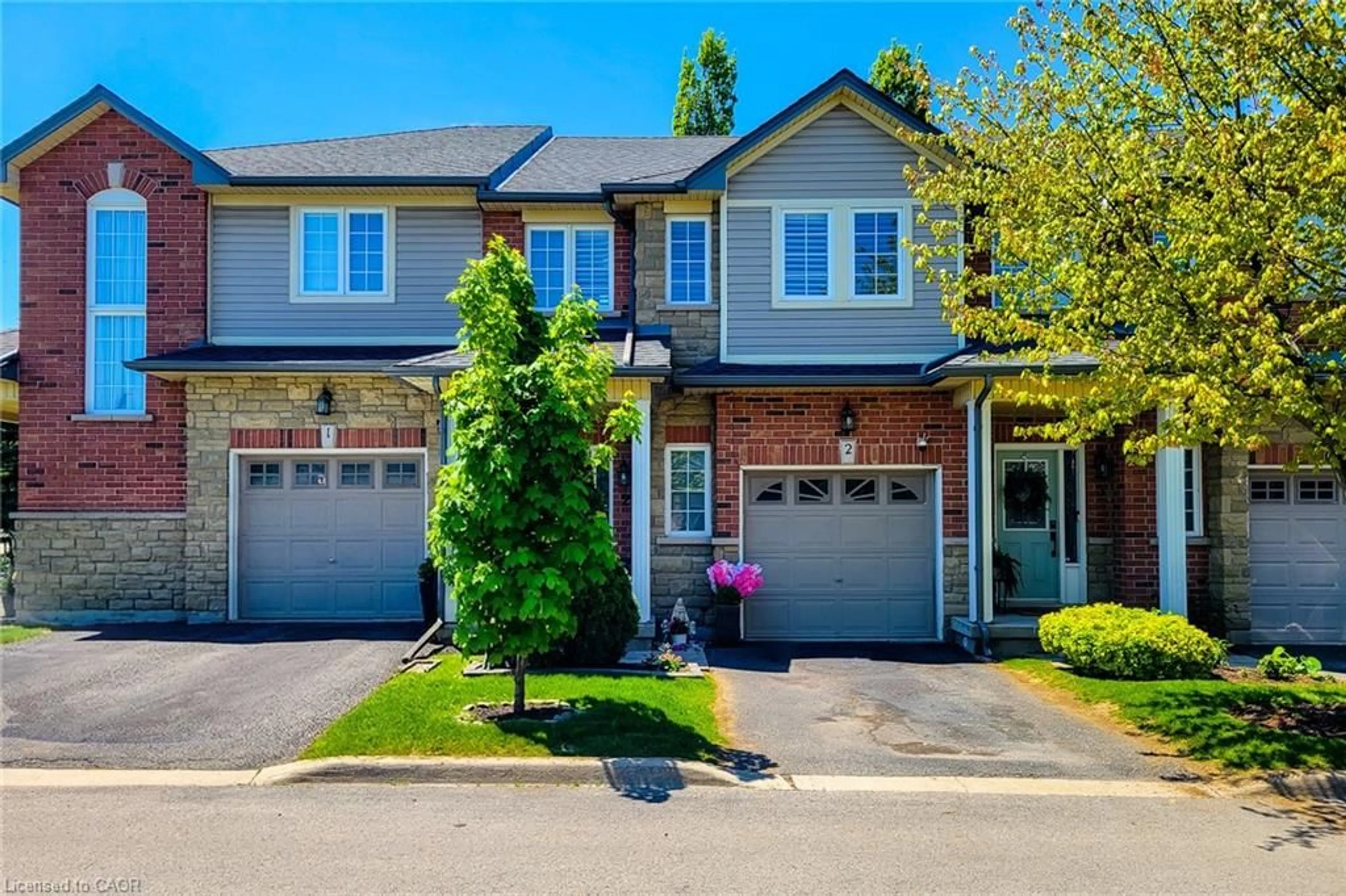 A pic from outside/outdoor area/front of a property/back of a property/a pic from drone, street for 232 Stonehenge Dr #2, Ancaster Ontario L9K 1R5