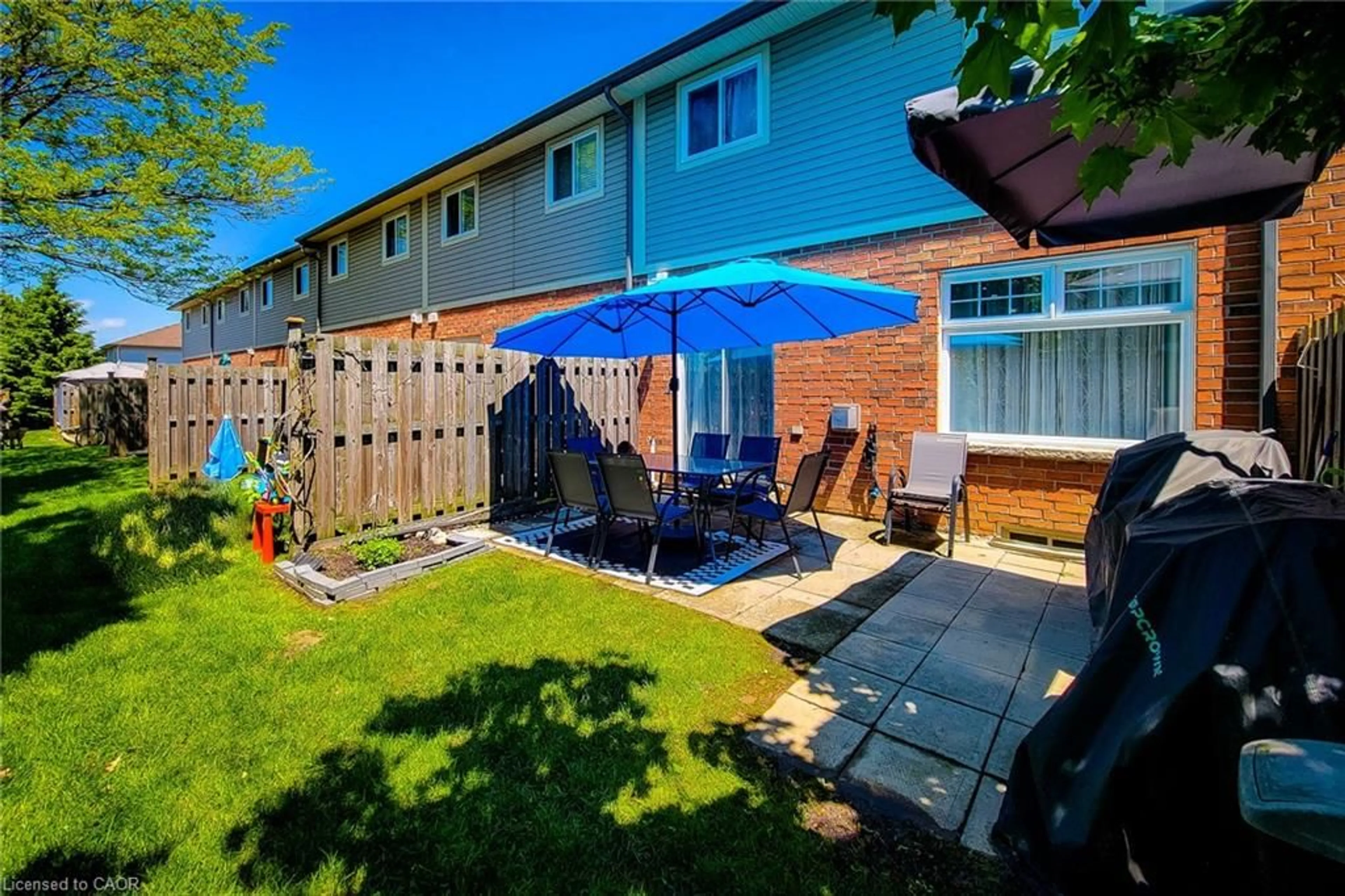 Patio, street for 232 Stonehenge Dr #2, Ancaster Ontario L9K 1R5