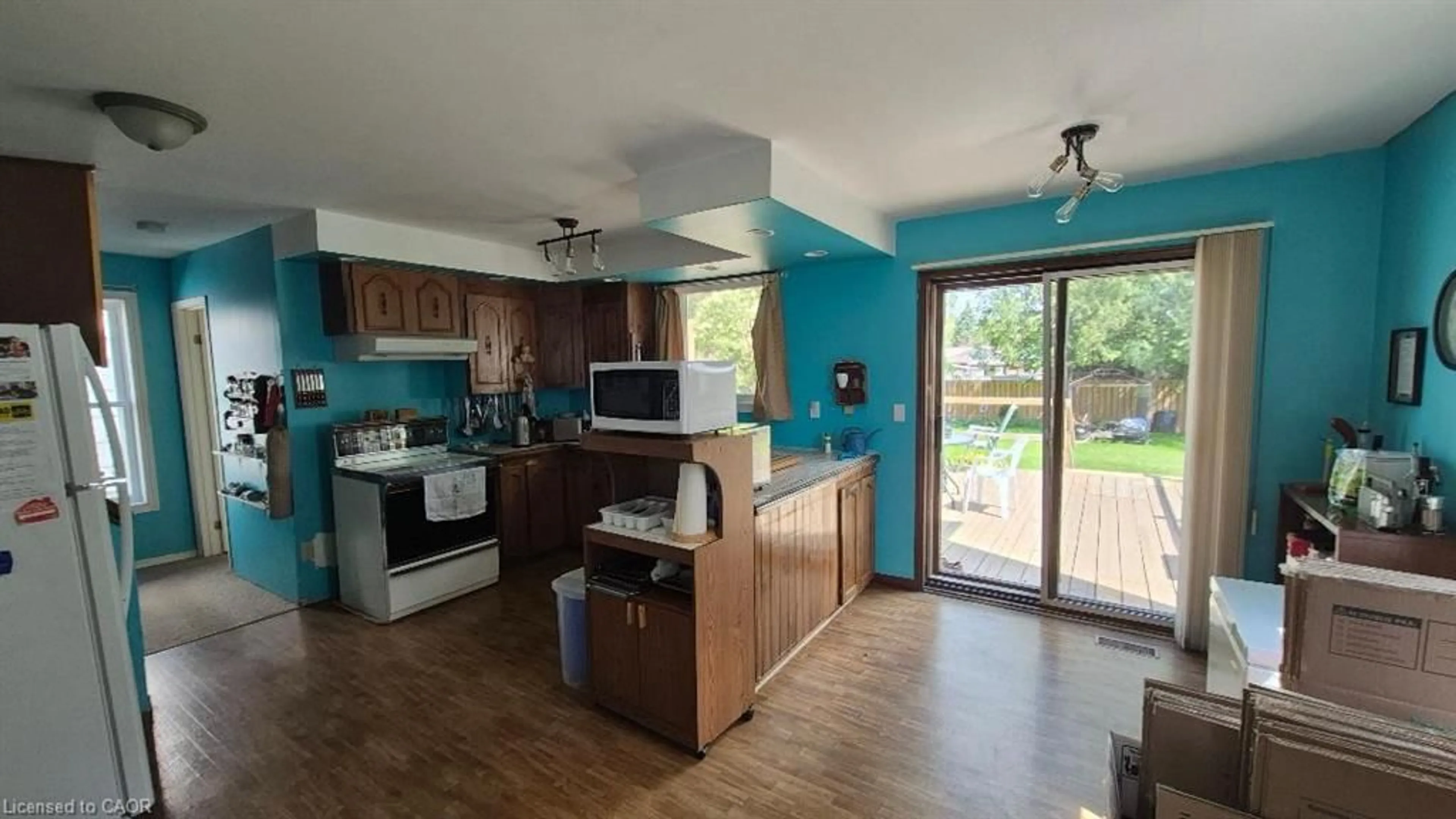 Open concept kitchen, unknown for 257 Cedar St, Simcoe Ontario N3Y 2H8