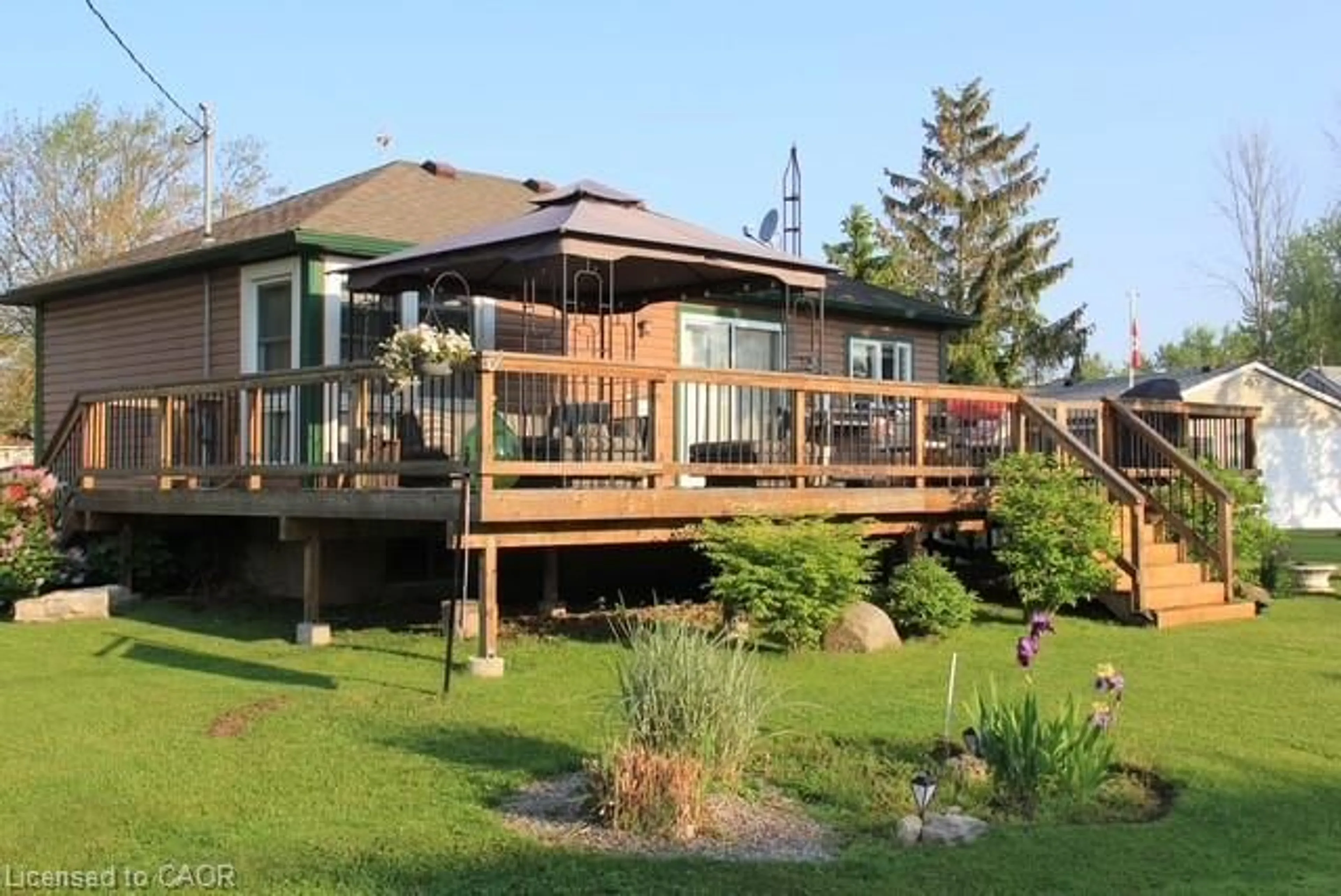 Patio, water/lake/river/ocean view for 3 Wilcox Dr, Nanticoke Ontario N0A 1L0