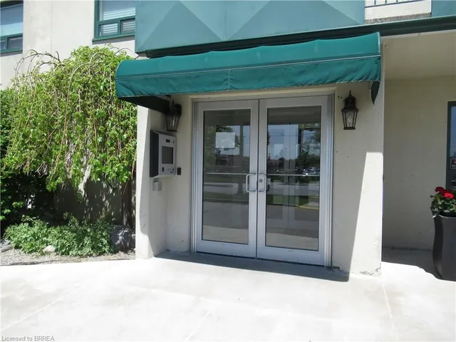 421 Fairview Dr #401, Brantford 2