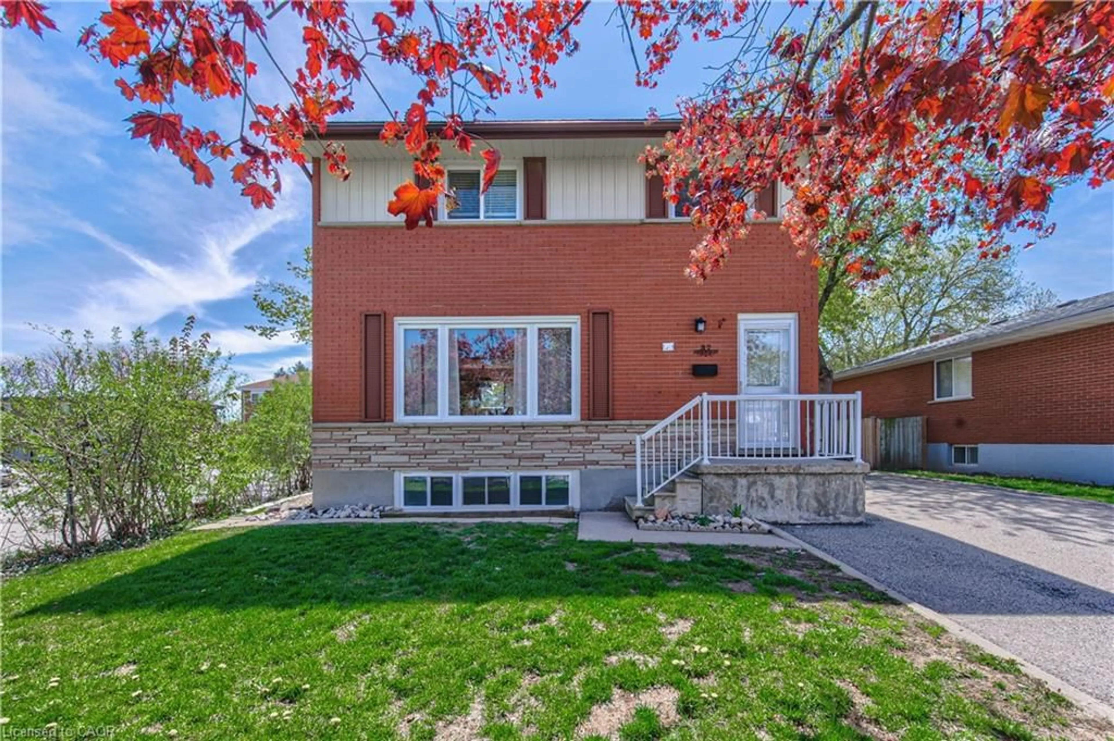 Home with brick exterior material, street for 37 Gottscheer Crt, Kitchener Ontario N2M 3L3