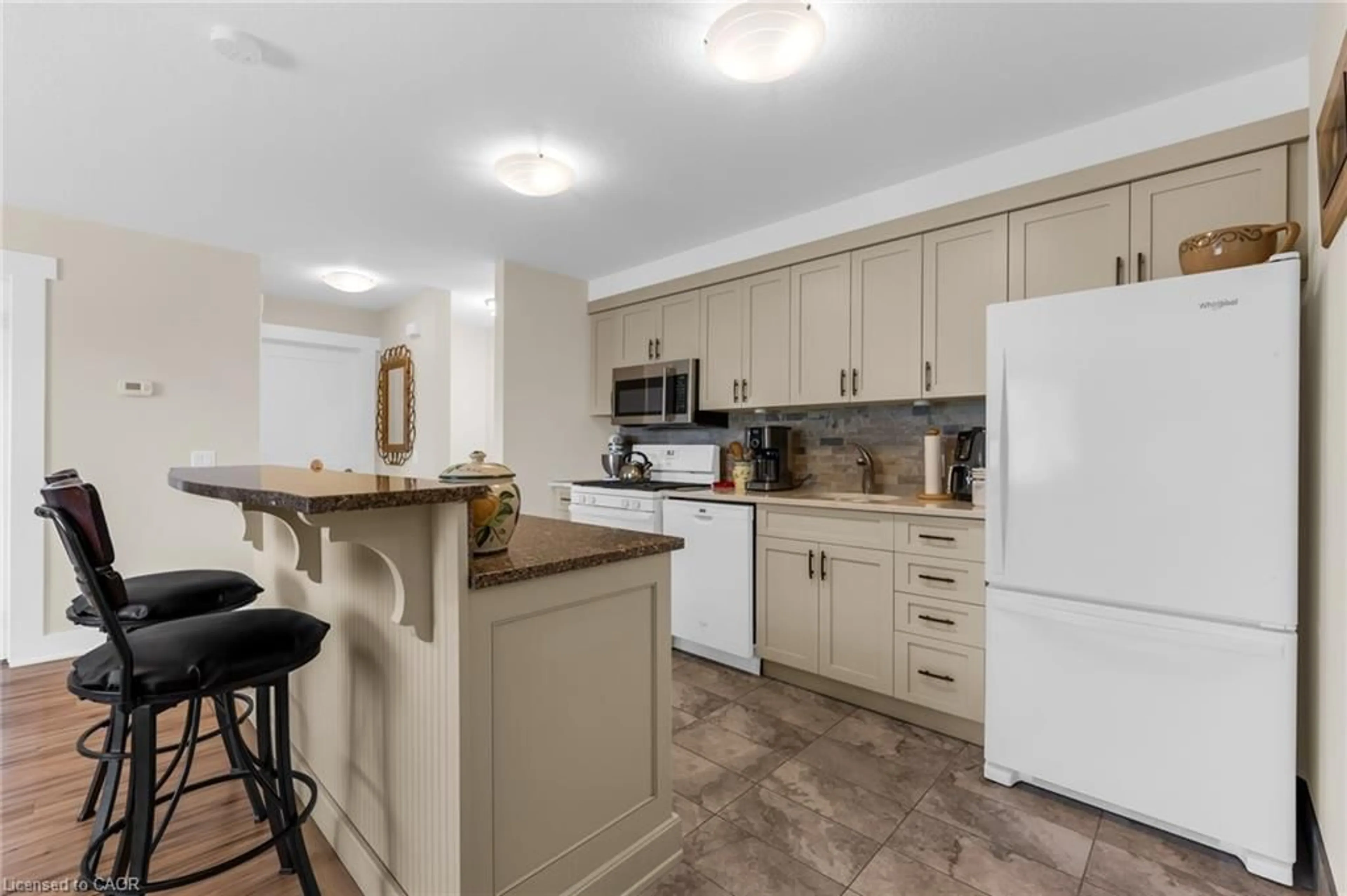 Unknown for 111 Smits Cove #302, Smithville Ontario L0R 2A0