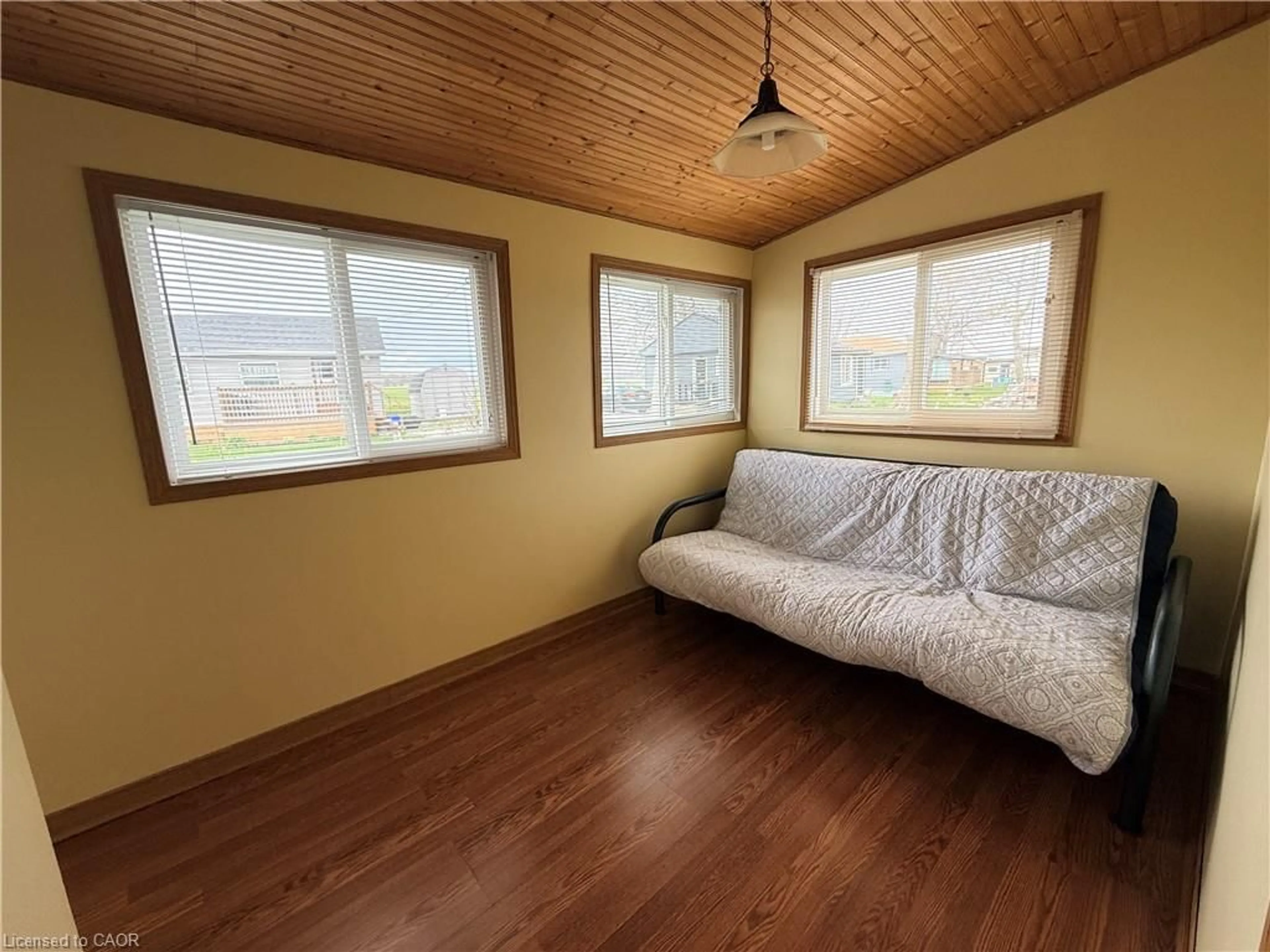 A pic of a room for 10 Elm Lane, Selkirk Ontario N0A 1P0