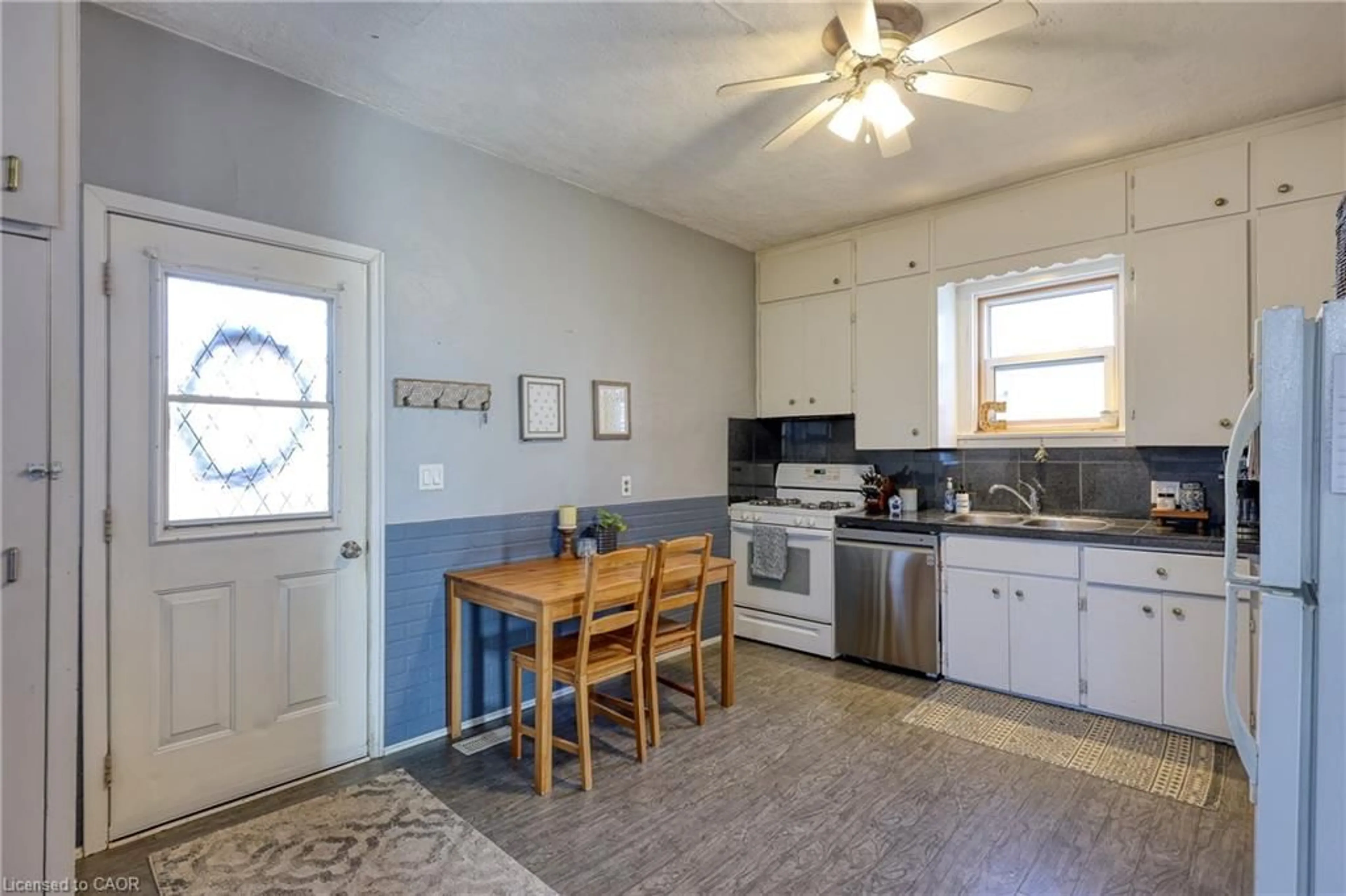 Standard kitchen, unknown for 108 Baldwin St, Tillsonburg Ontario N4G 2K6