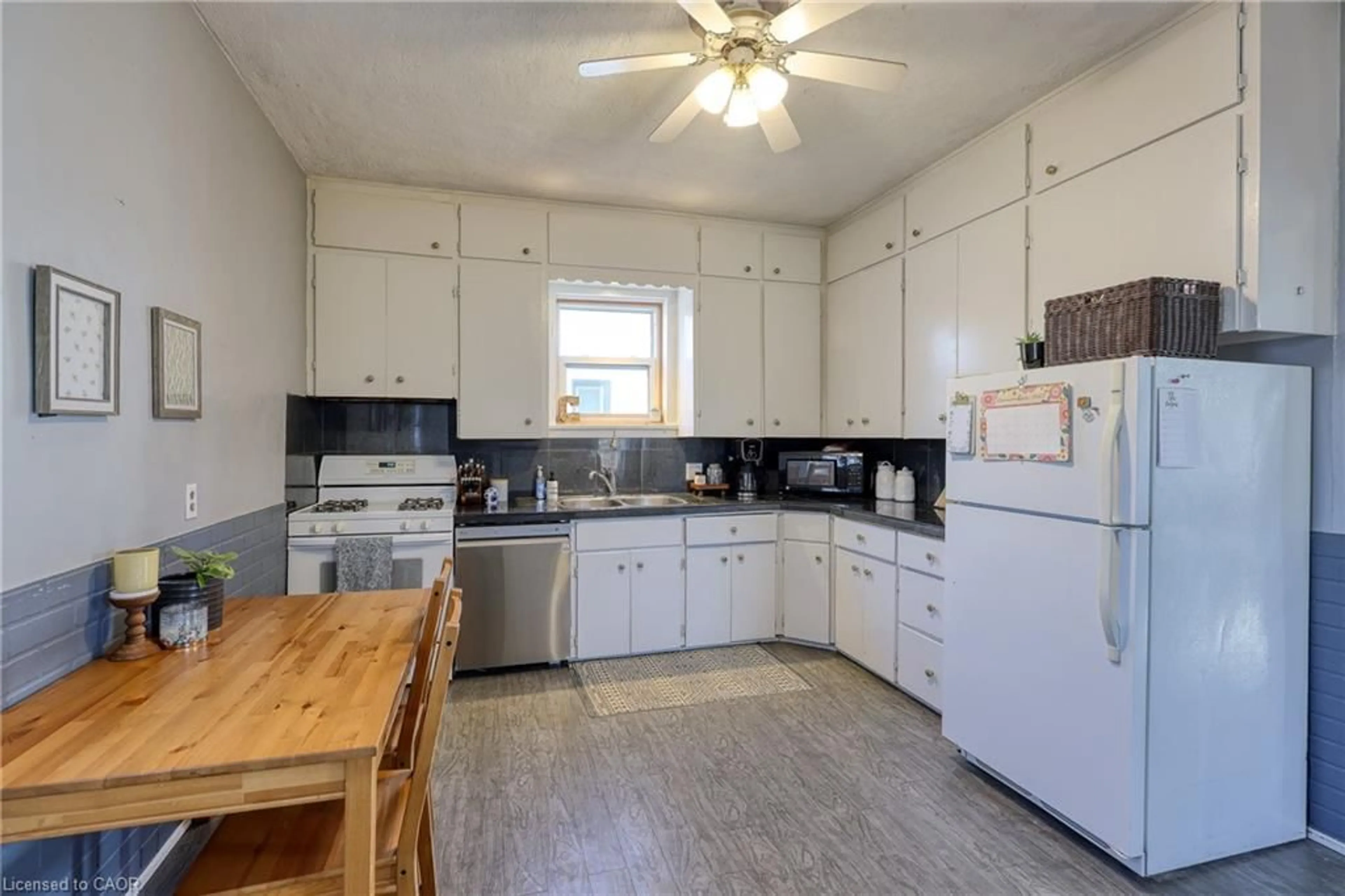 Standard kitchen, unknown for 108 Baldwin St, Tillsonburg Ontario N4G 2K6