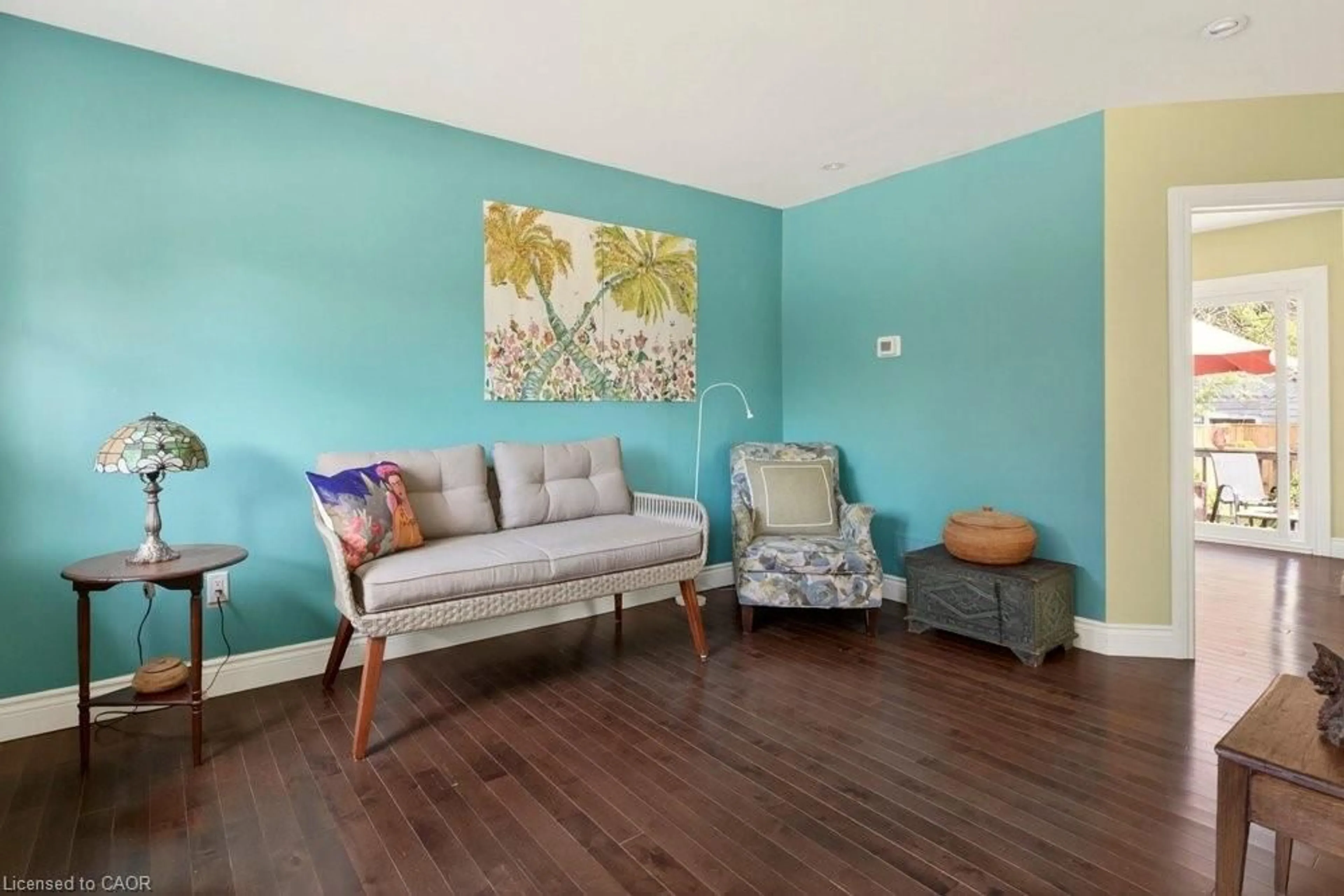Living room with furniture, wood/laminate floor for 235 Melville St, Dundas Ontario L9H 2B3