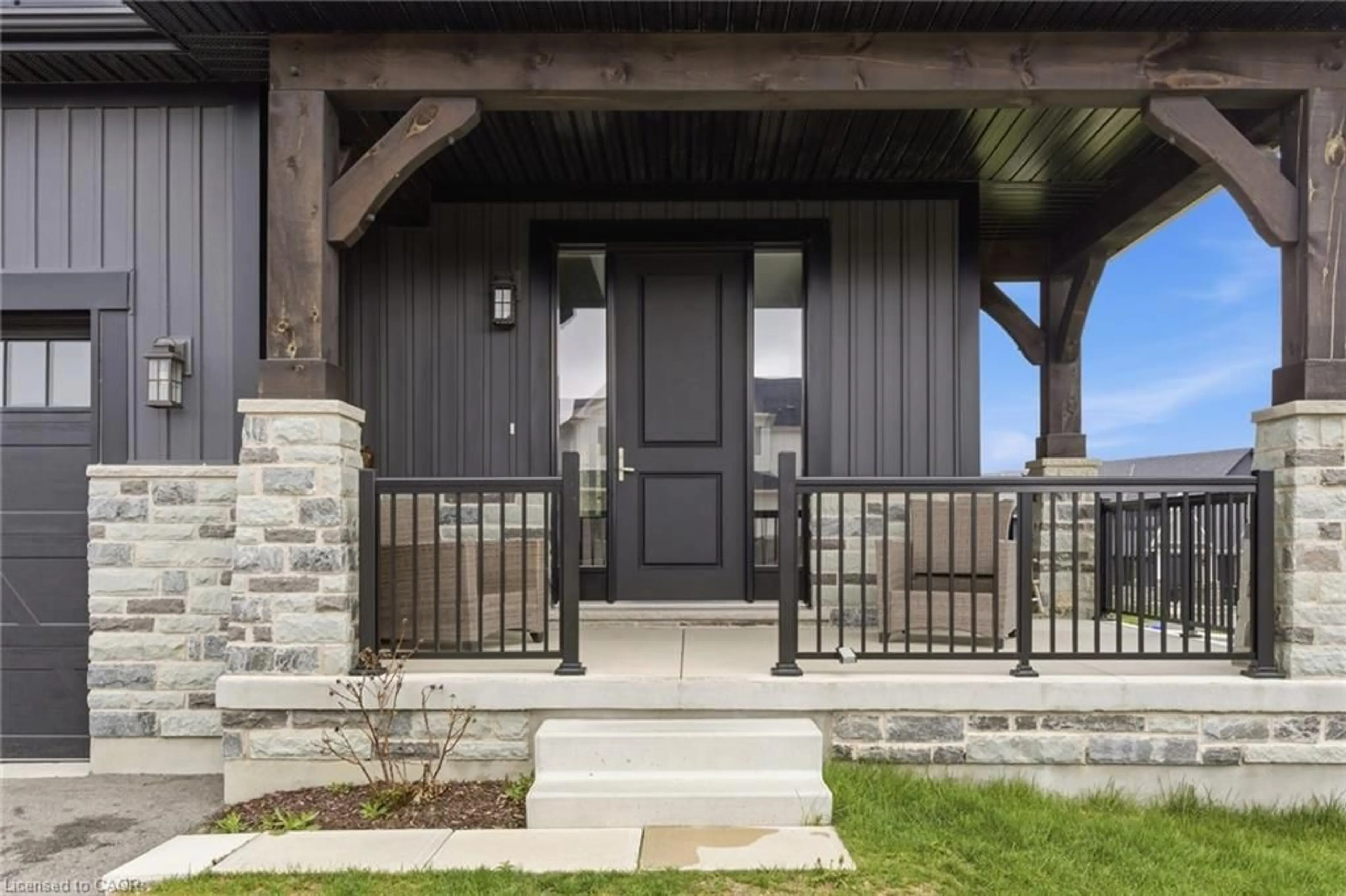 Indoor entryway for 162 Harrison St, Elora Ontario N0B 1S0