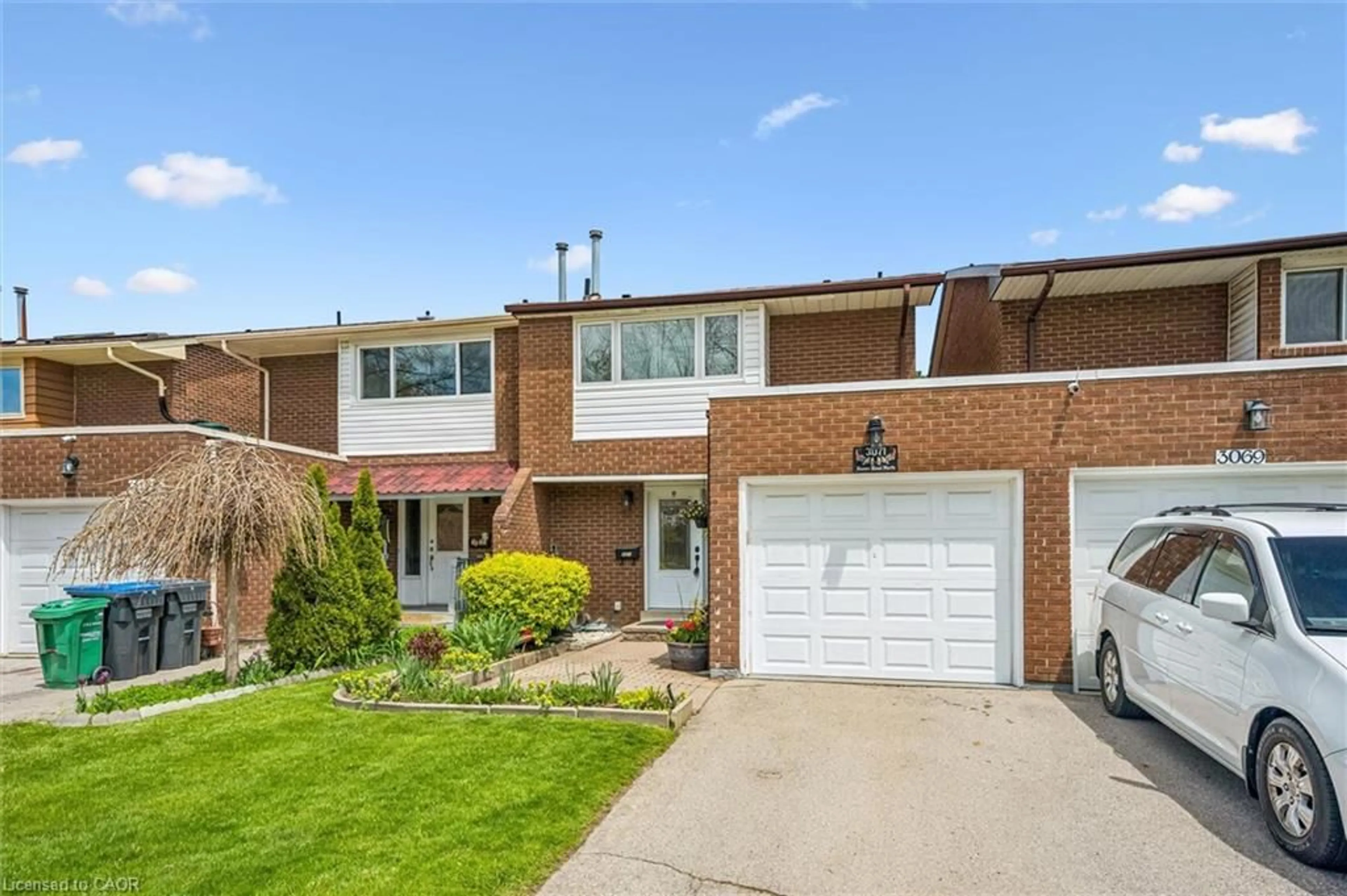 Home with brick exterior material, street for 3071 Haines Rd, Mississauga Ontario L4Y 4B2
