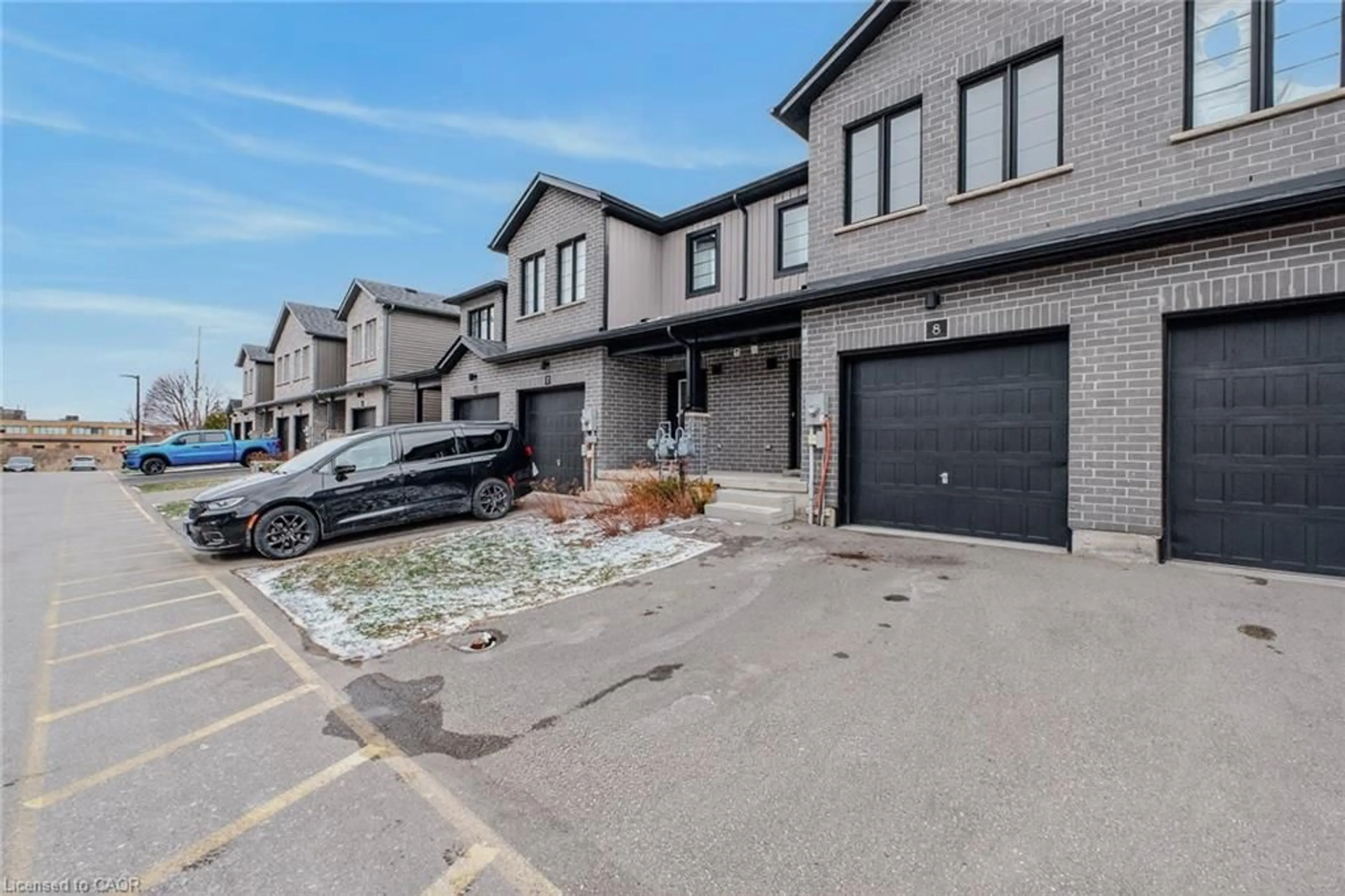 A pic from outside/outdoor area/front of a property/back of a property/a pic from drone, street for 160 Stanley St #8, Simcoe Ontario N3Y 0G6
